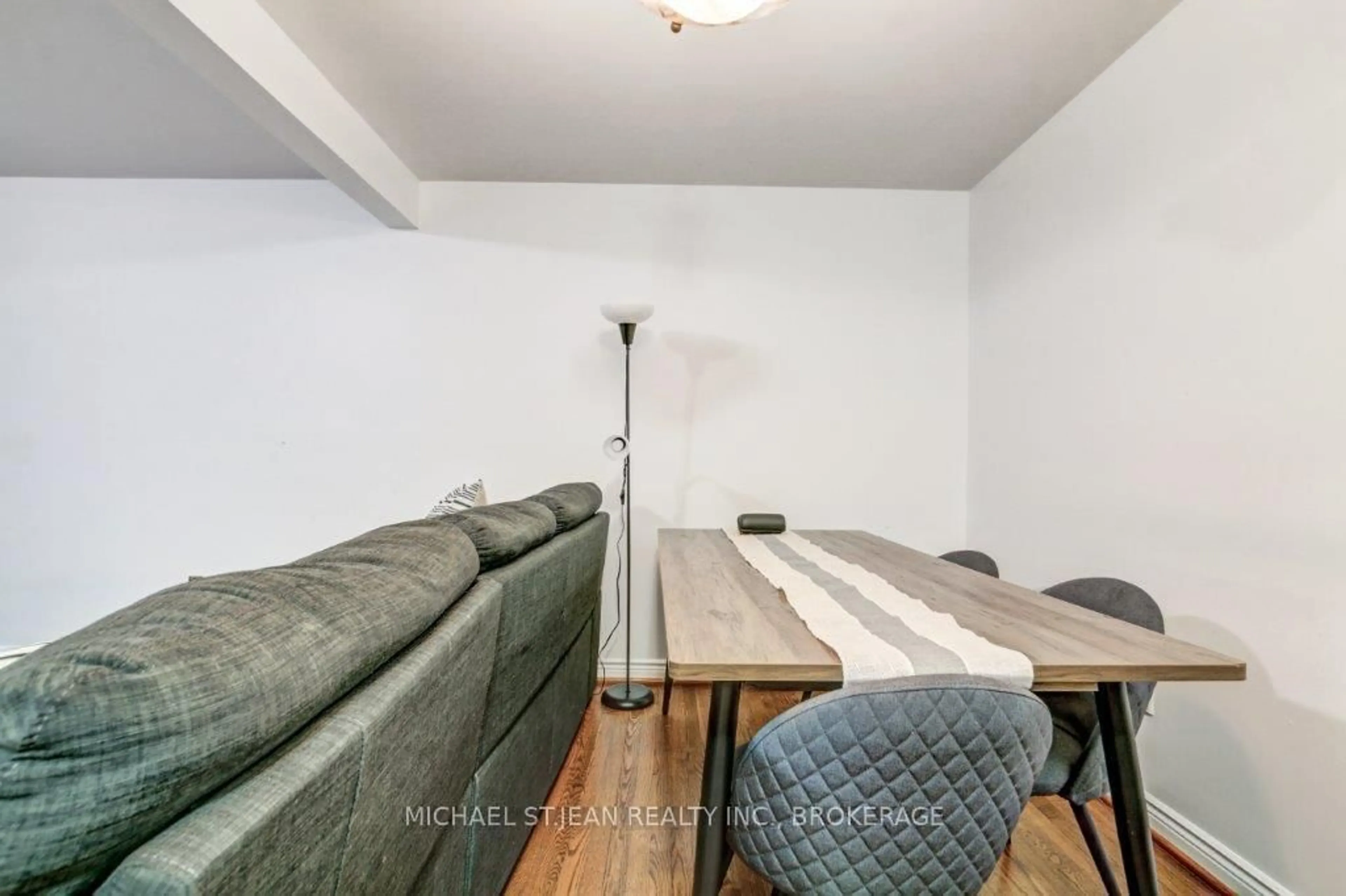 Unknown for 561 Princess Ave #2, London East Ontario N6B 2C1