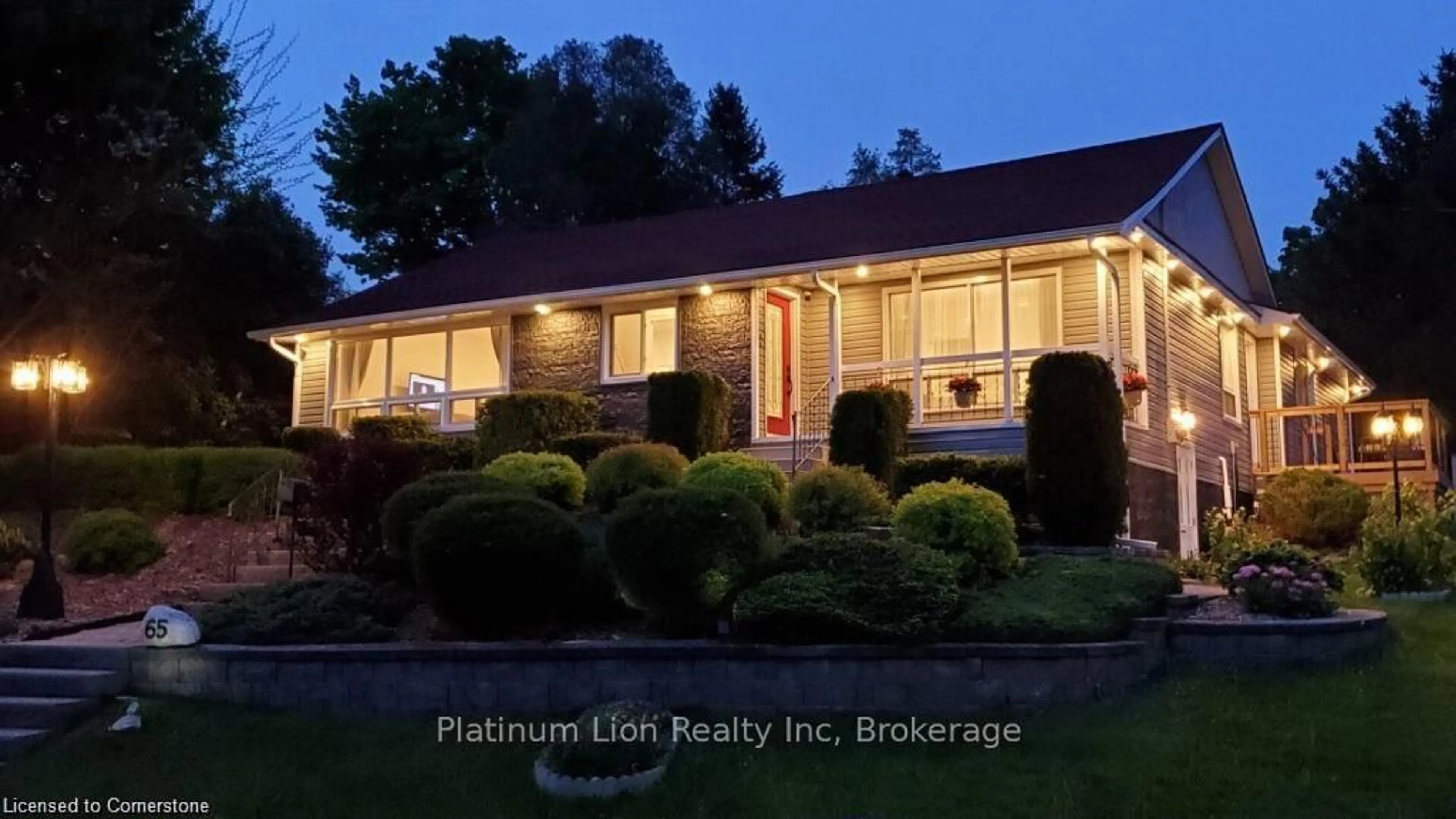 Home with vinyl exterior material, unknown for 65 Broadway St, Brant Ontario N3L 2S7