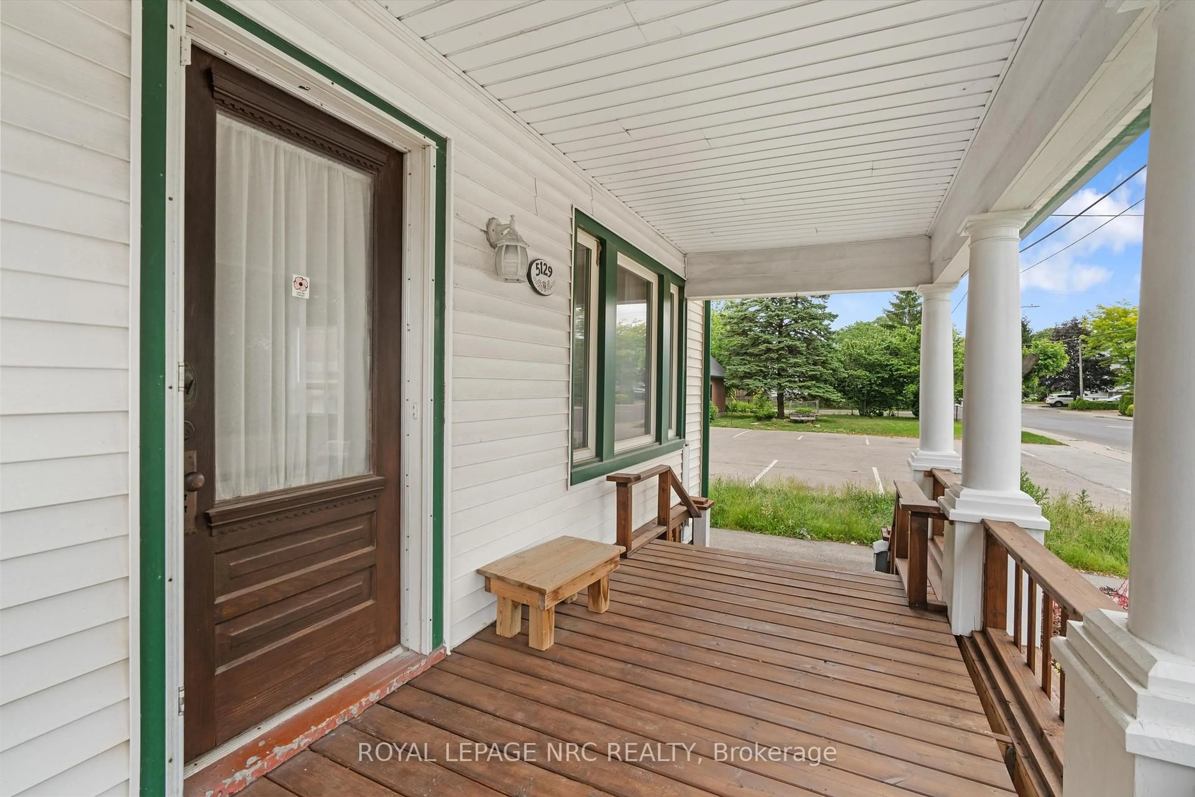 Patio, street for 5129 Mcrae St, Niagara Falls Ontario L2E 1P6