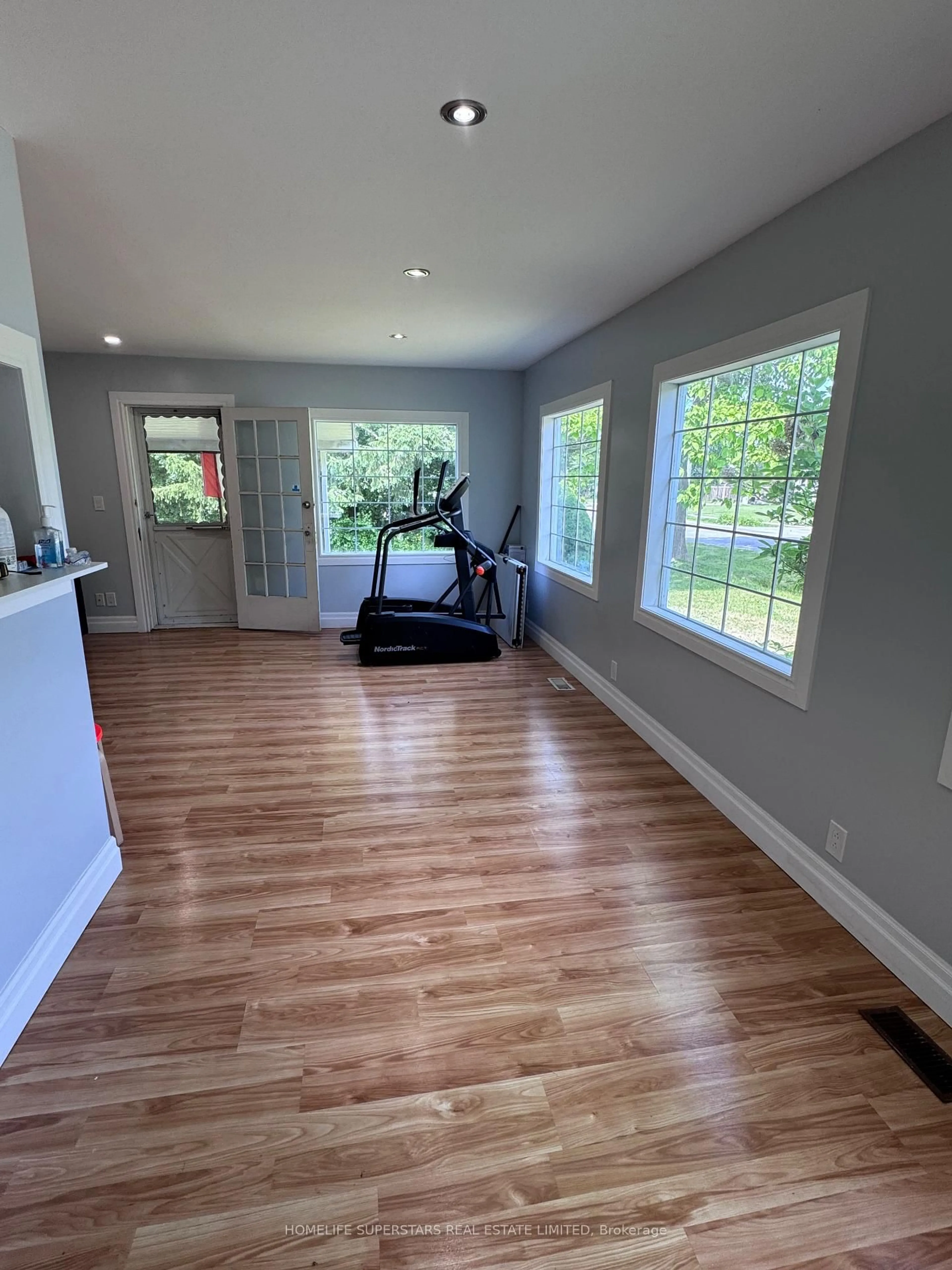 A pic of a room for 97 Bernard Ave, Fort Erie Ontario L0S 1N0