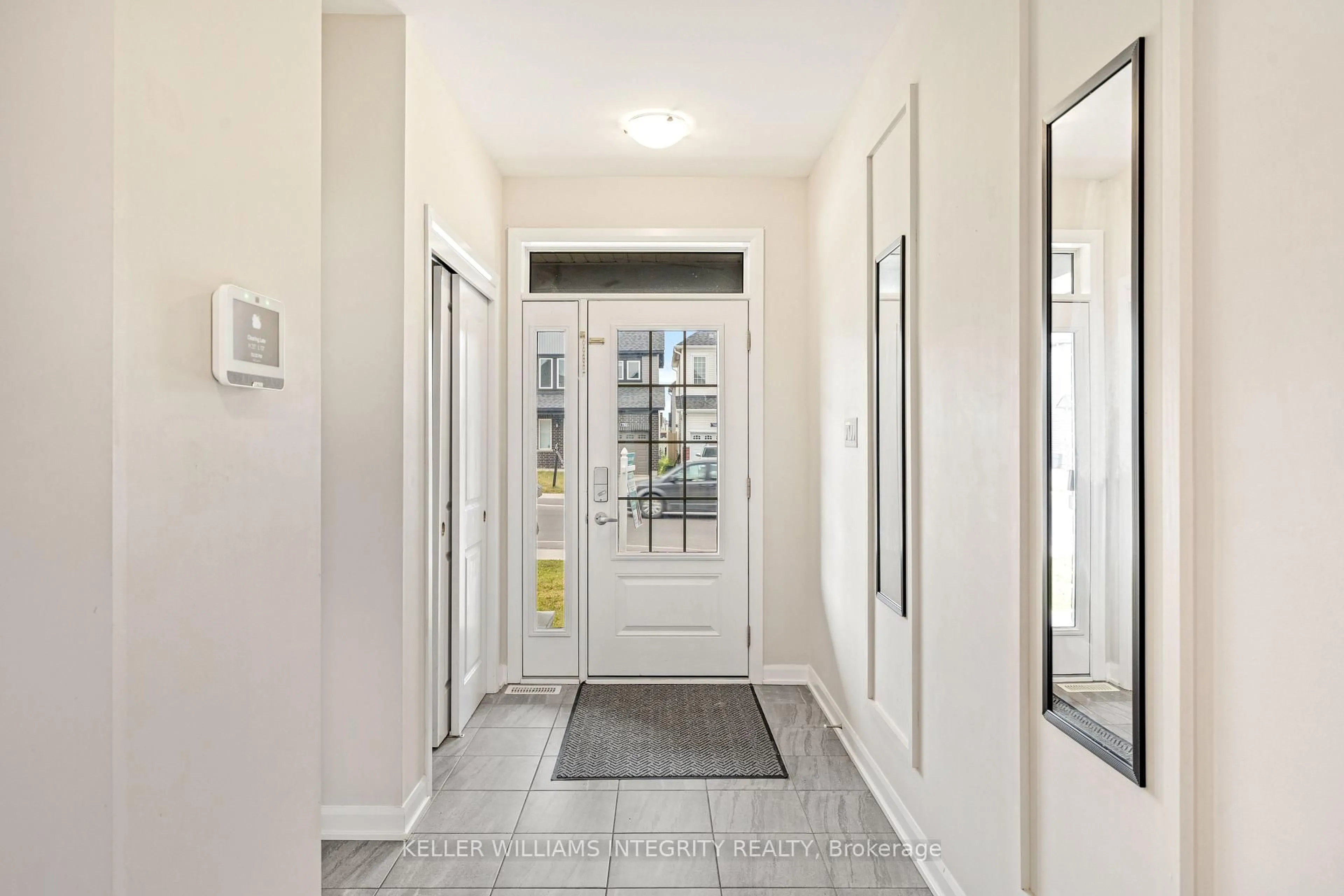 Indoor entryway for 787 Cappamore Dr, Ottawa Ontario K2J 6V6