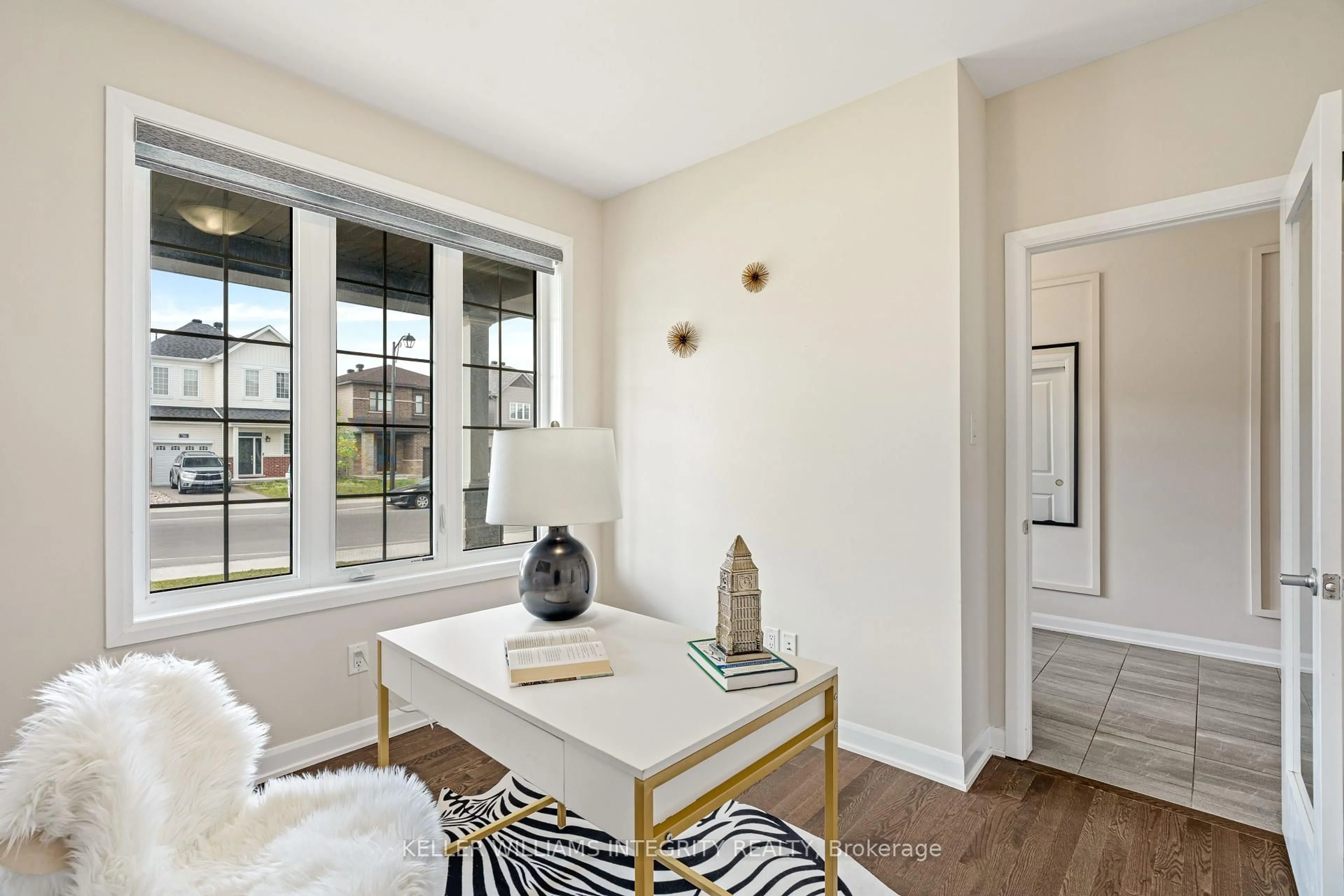 Indoor entryway for 787 Cappamore Dr, Ottawa Ontario K2J 6V6