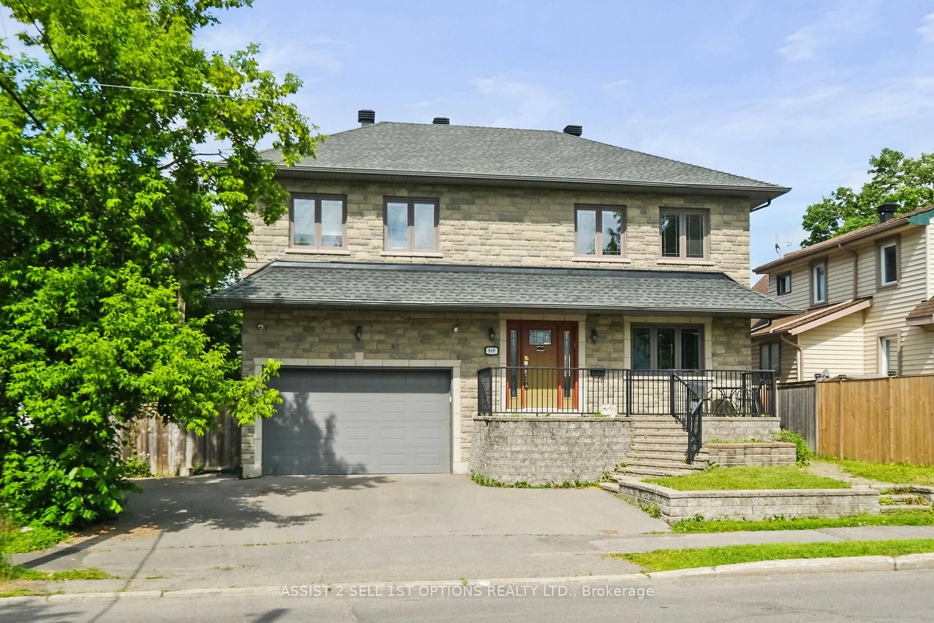 Home with brick exterior material, street for 949 Cavan St, Ottawa Ontario K1Z 5T1