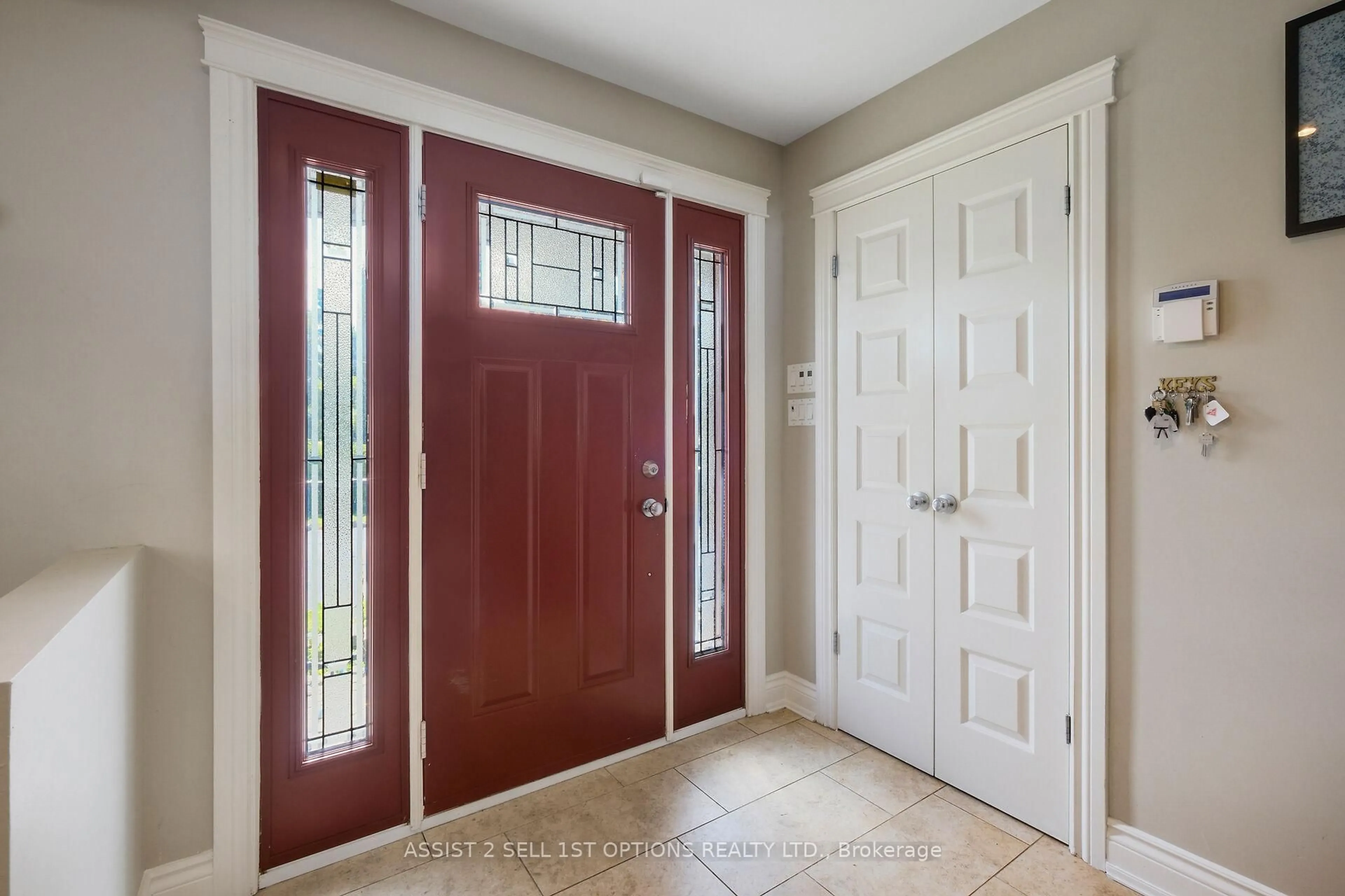 Indoor entryway for 949 Cavan St, Ottawa Ontario K1Z 5T1