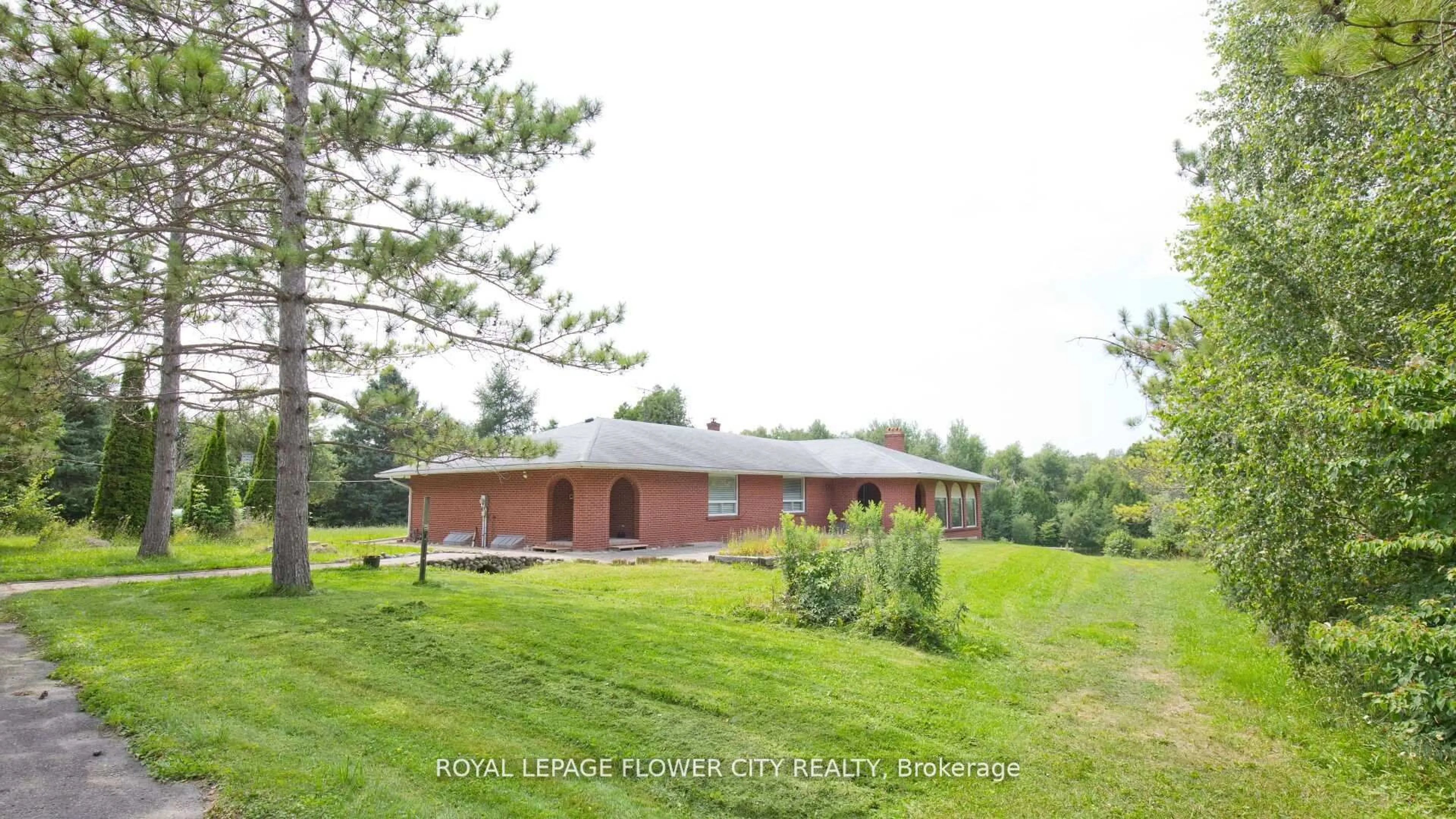 A pic from outside/outdoor area/front of a property/back of a property/a pic from drone, building for 5632 Sixth Line, Erin Ontario N0B 1Z0