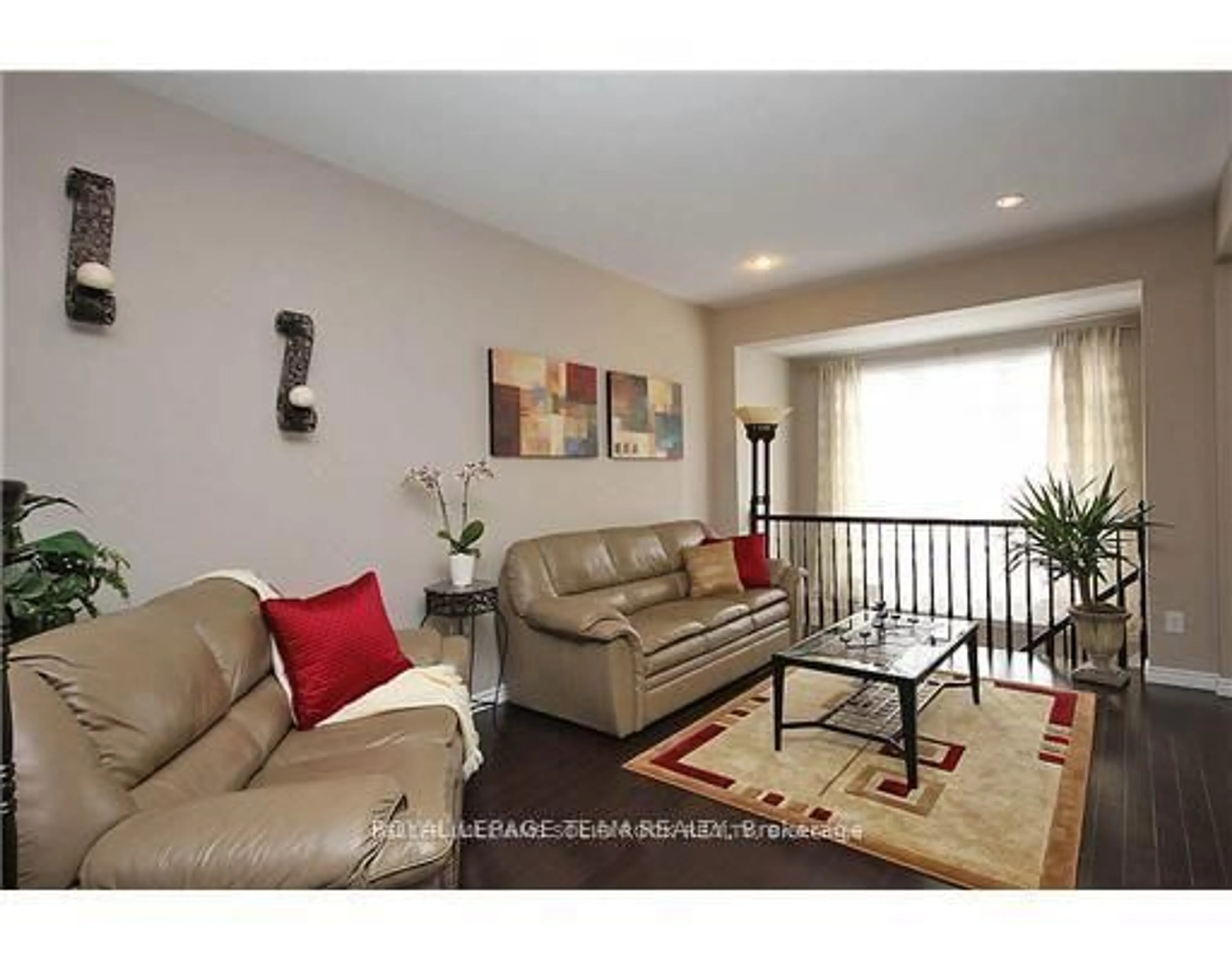 Living room with furniture, unknown for 910 Caldermill Private, Ottawa Ontario K2J 0Z7