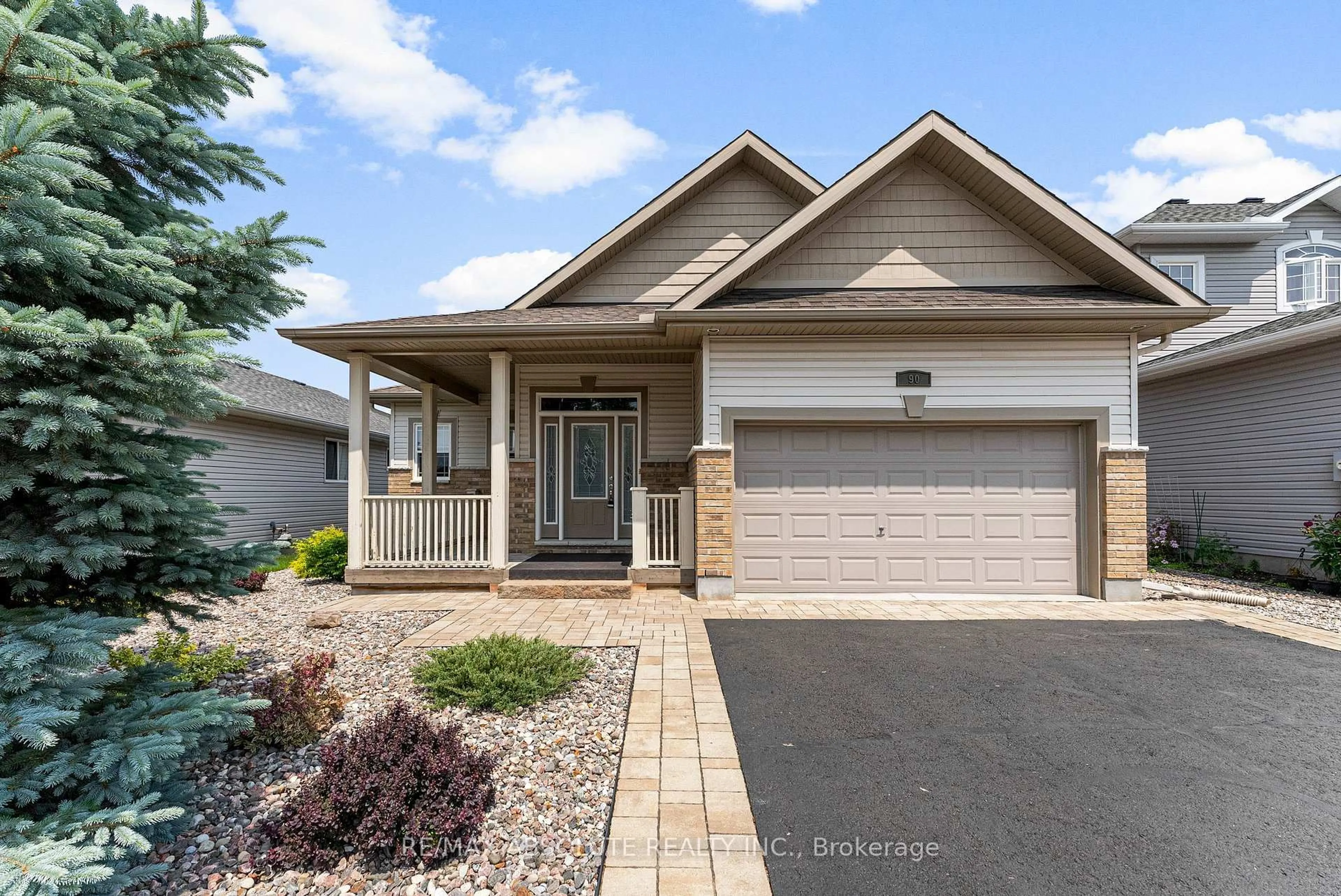 Home with vinyl exterior material, street for 90 Carter Cres, Arnprior Ontario K7S 0C4