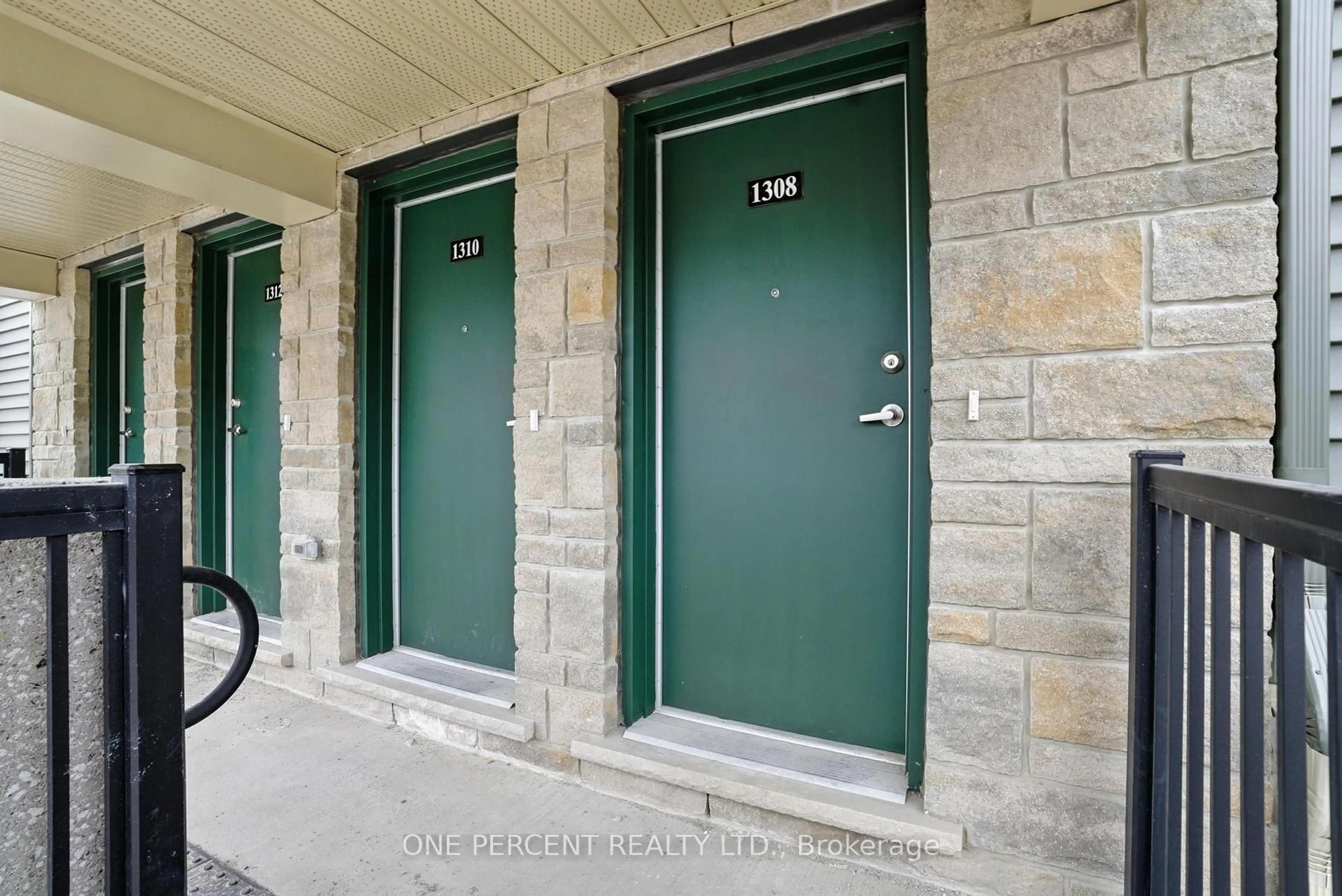 Indoor entryway for 1308 Creekway Private, Kanata Ontario K2T 0T1