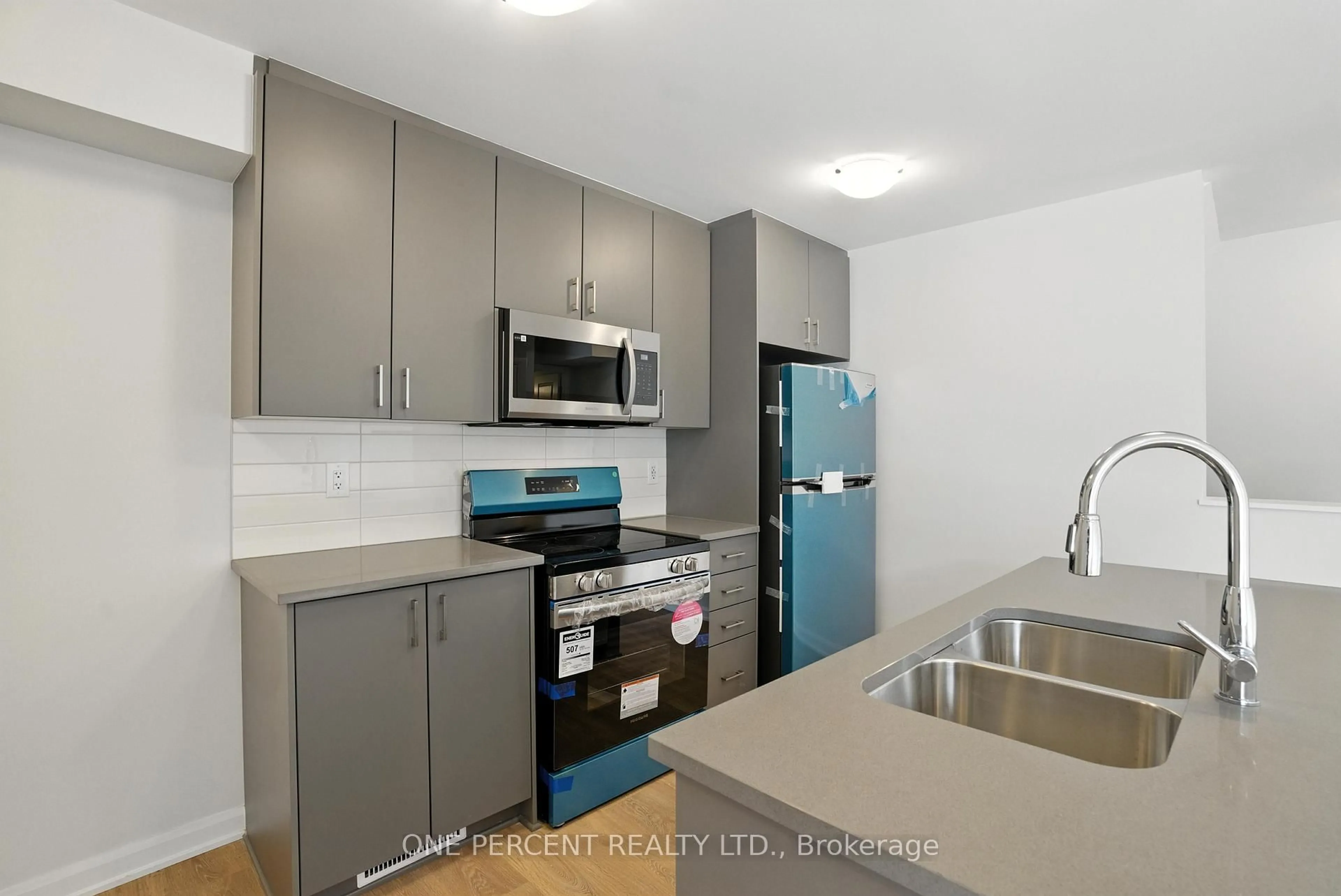 Standard kitchen, unknown for 1308 Creekway Private, Kanata Ontario K2T 0T1