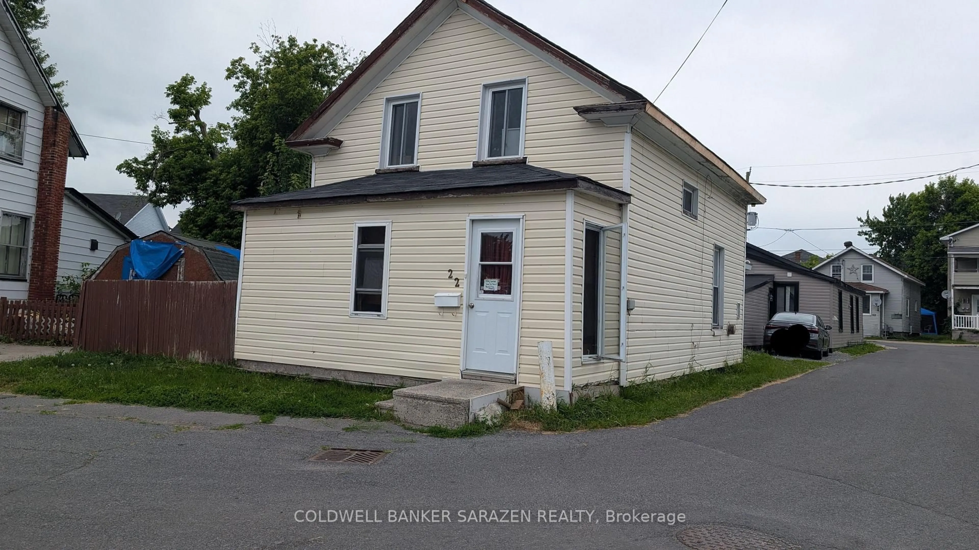 Blurry image for 22 Race St, Cornwall Ontario K6H 1G4