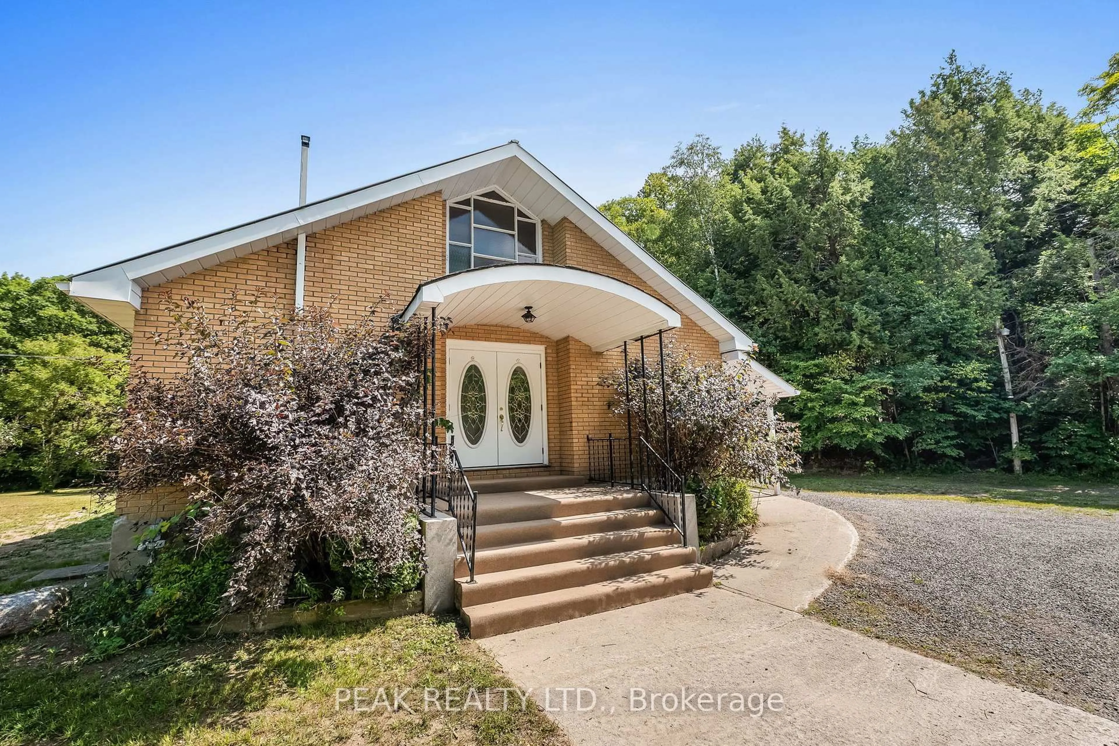A pic from outside/outdoor area/front of a property/back of a property/a pic from drone, street for 1812 Frontenac Rd, Griffith Ontario K0J 2R0