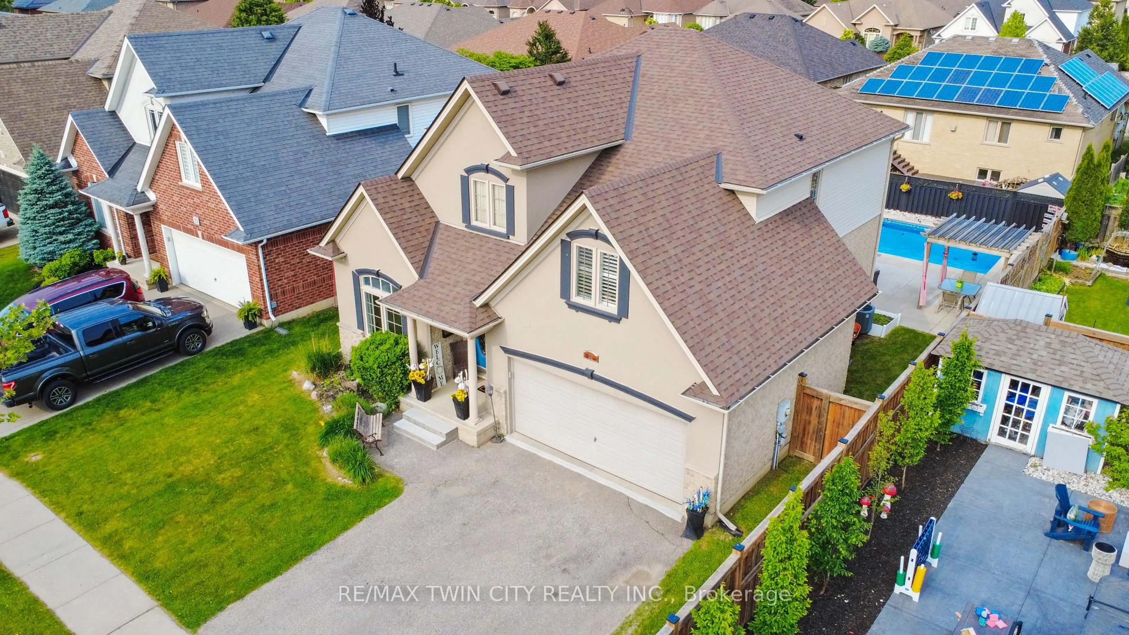 A pic from outside/outdoor area/front of a property/back of a property/a pic from drone, street for 23 Laycock St, Brantford Ontario N3S 0A4
