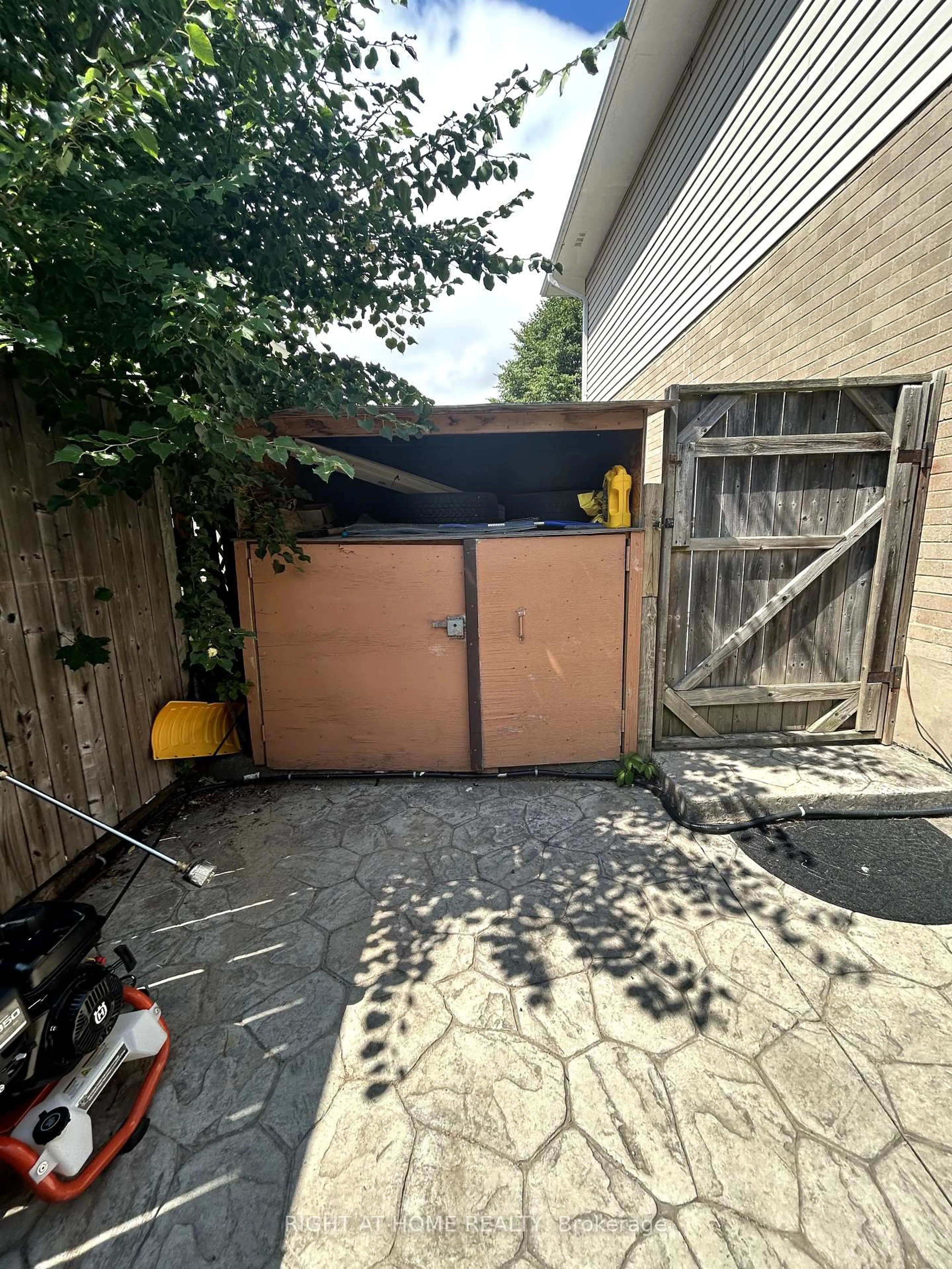 Unknown for 59 Winter Ave, Cambridge Ontario N1R 5Z7