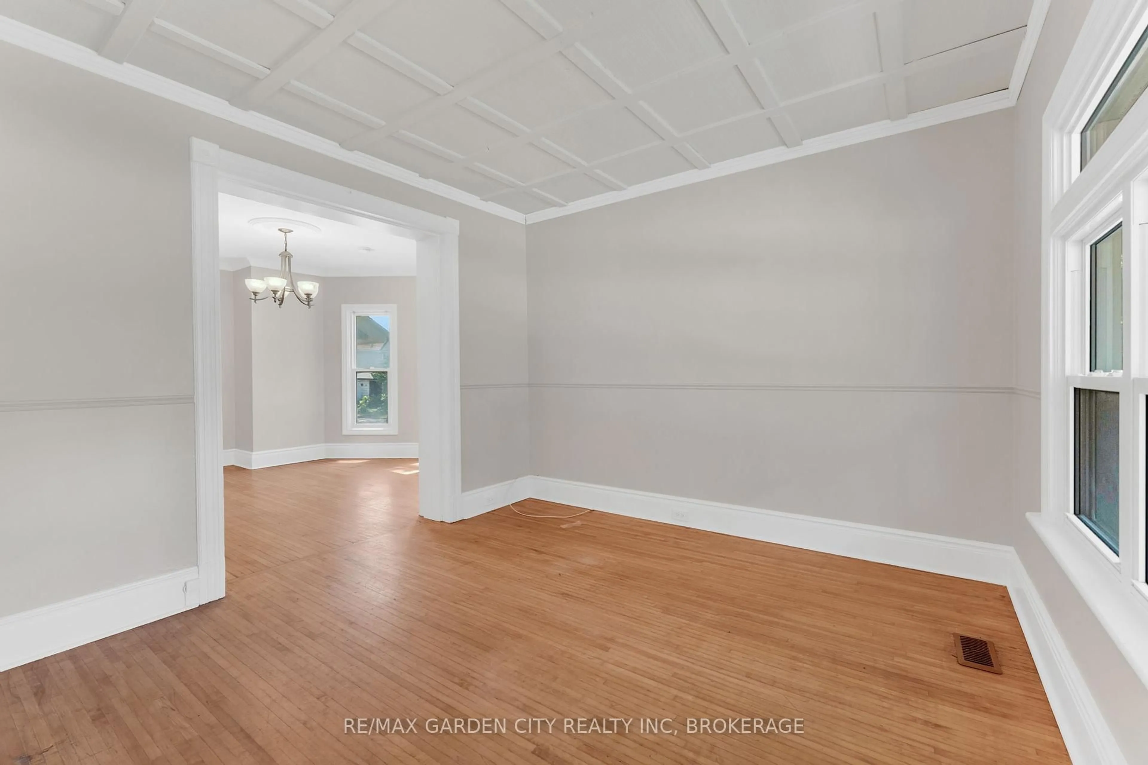 A pic of a room for 4208 TERRACE Ave, Niagara Falls Ontario L2E 3J4