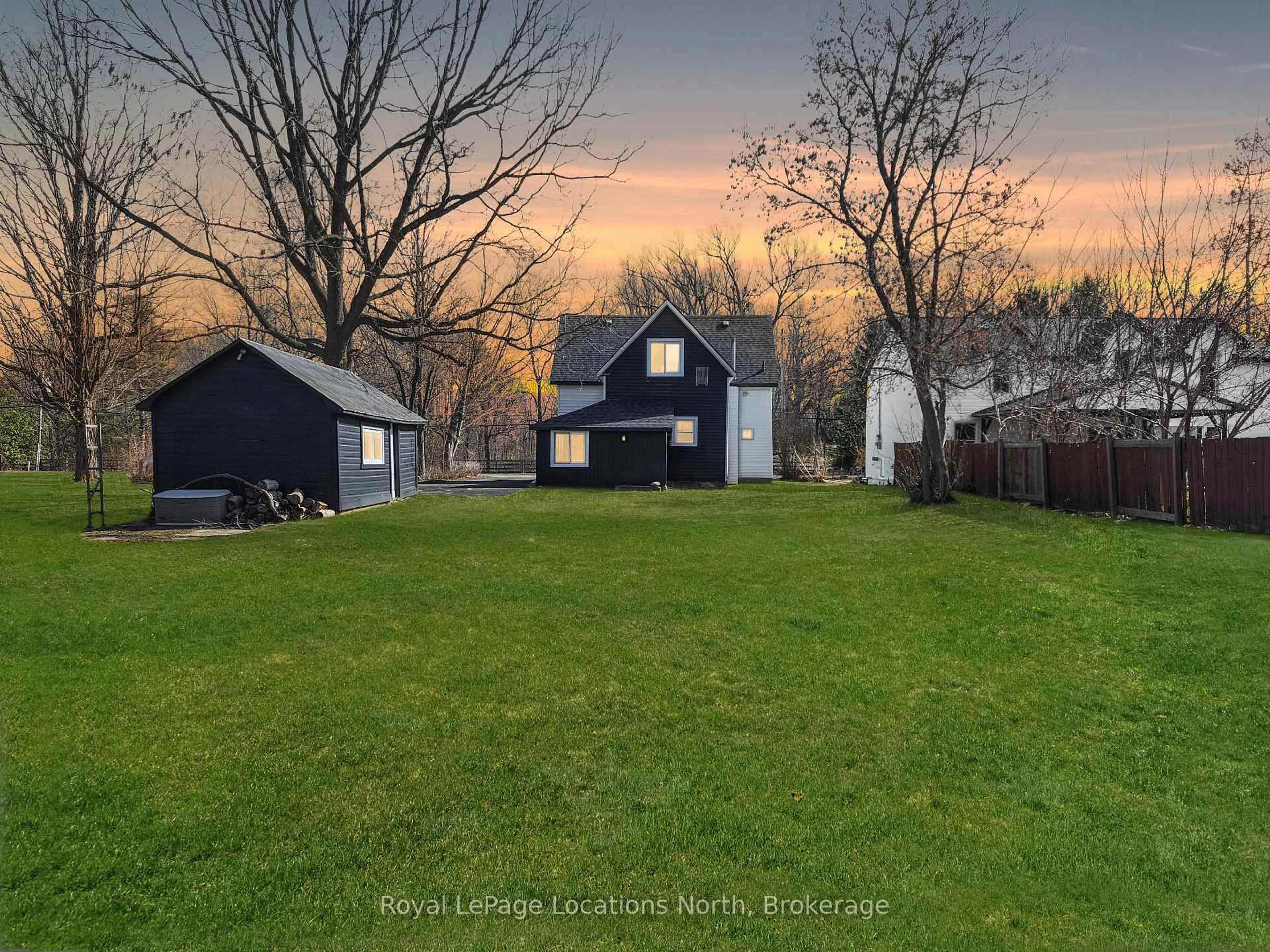 A pic from outside/outdoor area/front of a property/back of a property/a pic from drone, street for 148 Marsh St, Blue Mountains Ontario N0H 1J0