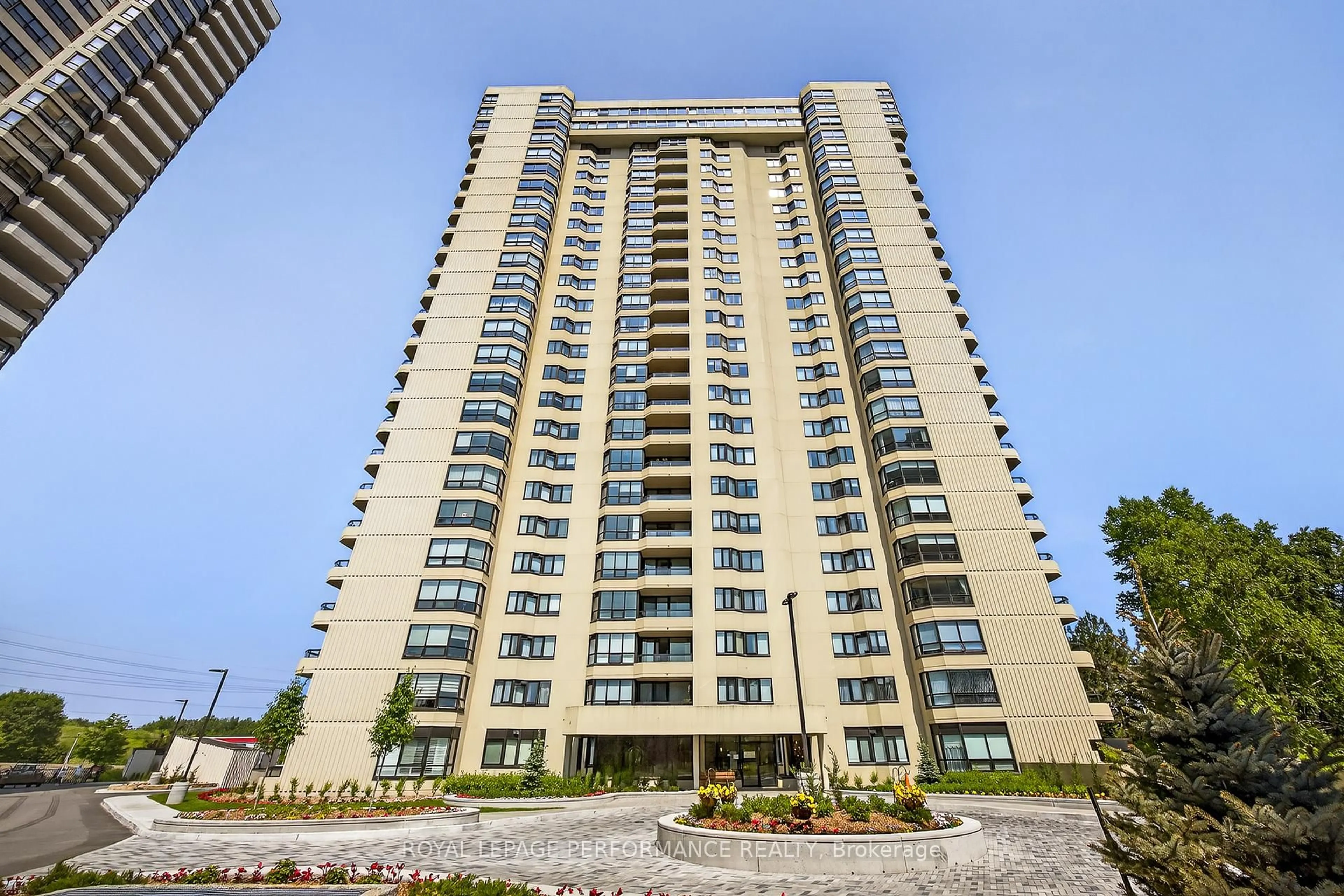 Indoor foyer for 1500 Riverside Dr #2006, Ottawa Ontario K1G 4J4