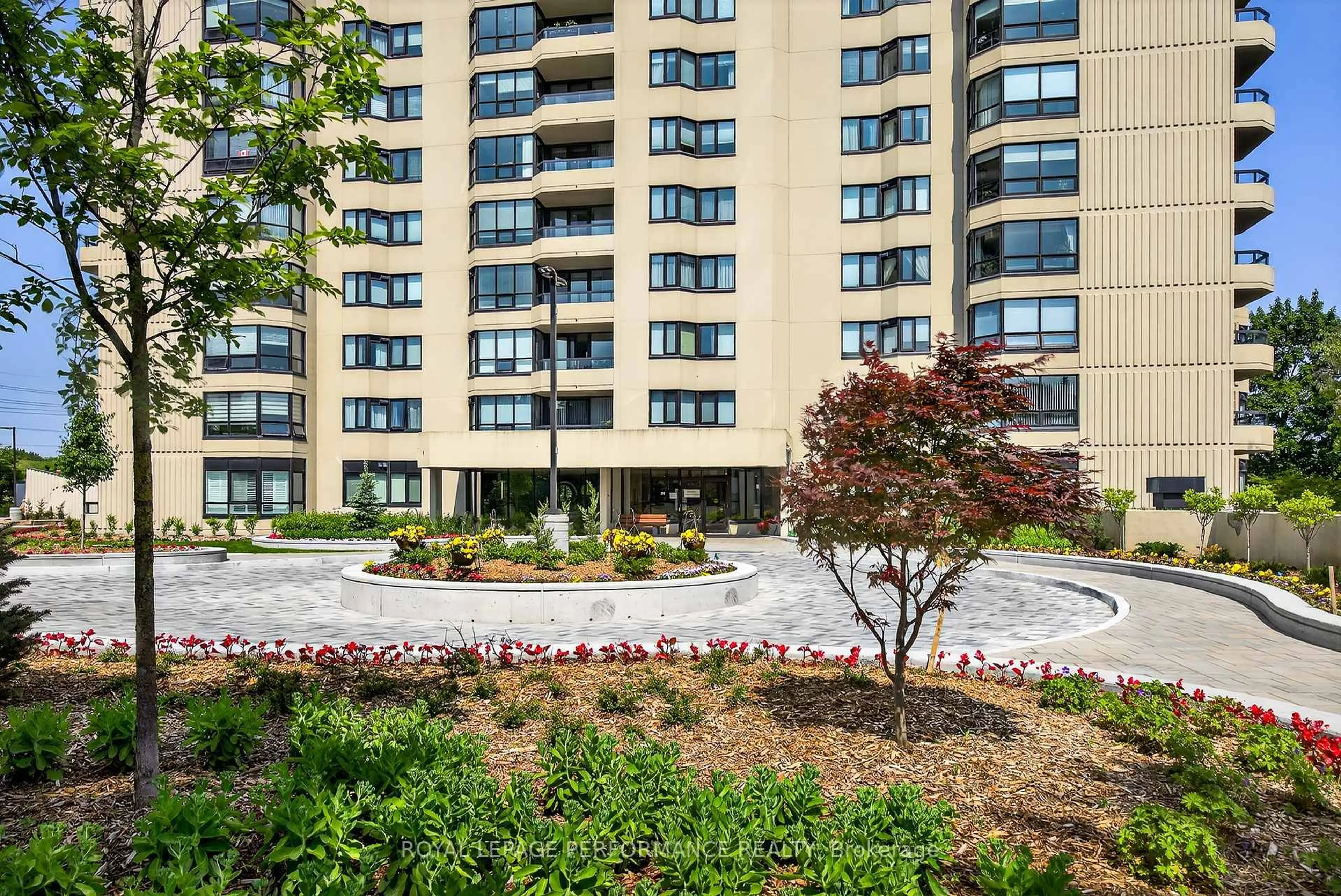 Patio, unknown for 1500 Riverside Dr #2006, Ottawa Ontario K1G 4J4