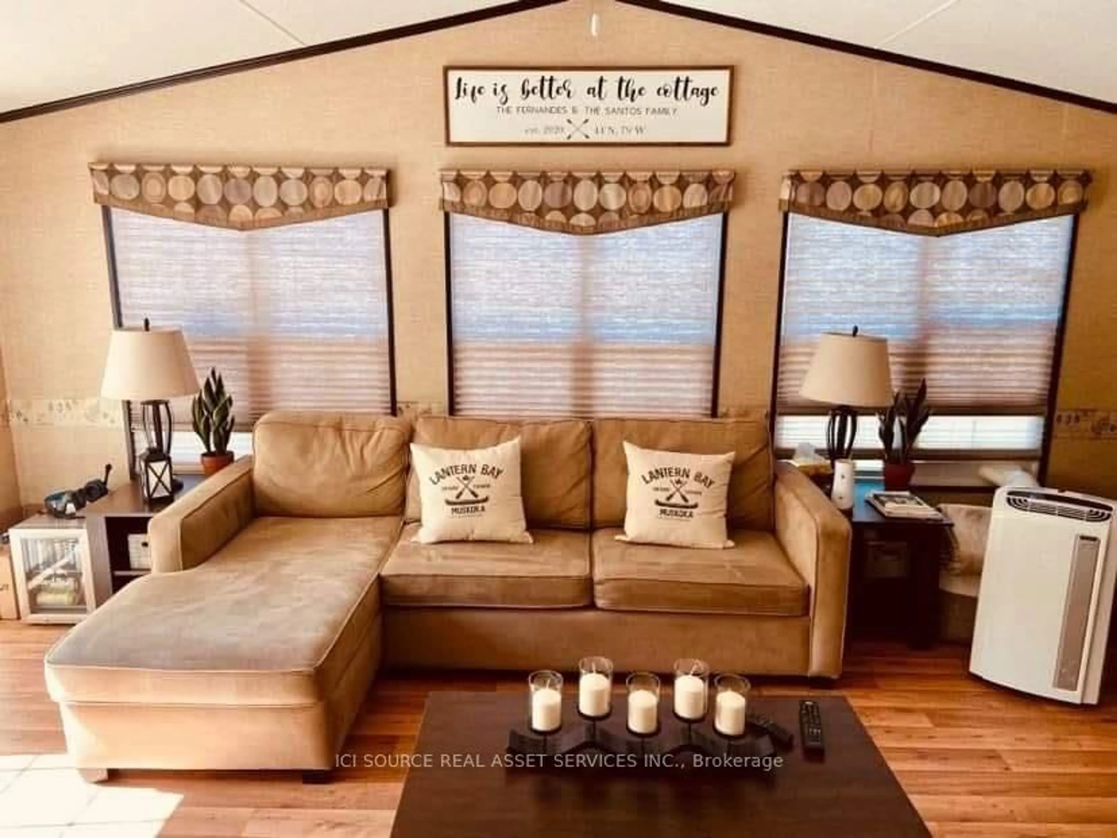 Living room with furniture, wood/laminate floor for 1336 S Morrison Lake Rd #MOR005, Gravenhurst Ontario P0E 1G0