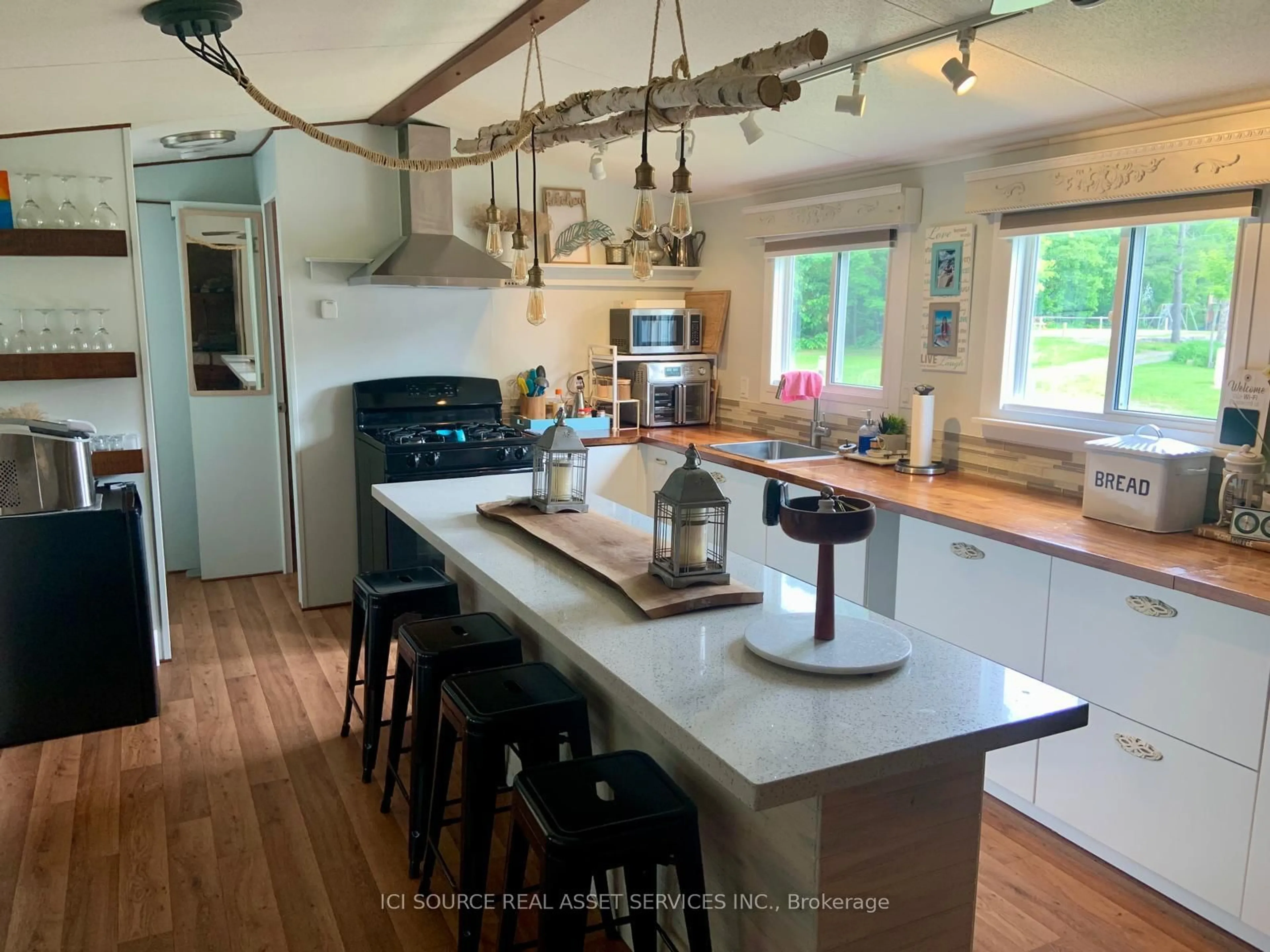 Open concept kitchen, unknown for 1336 S Morrison Lake Rd #RSV026, Gravenhurst Ontario P0E 1G0