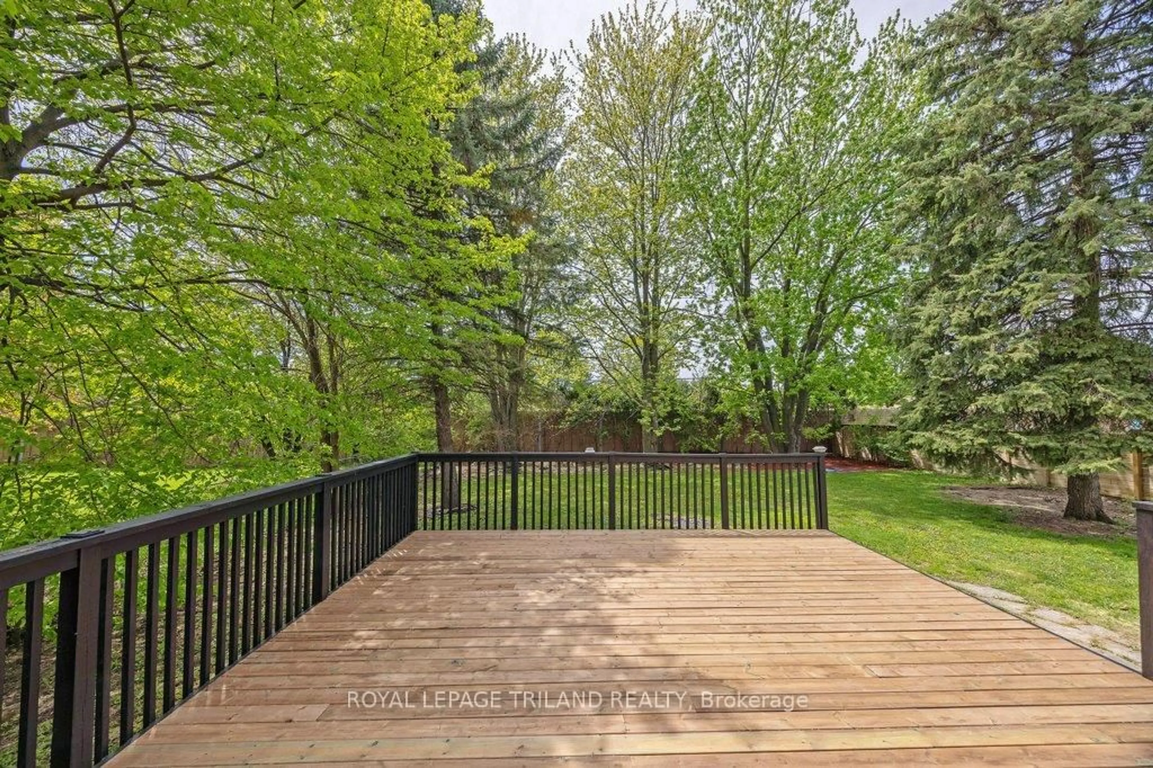 Patio, forest/trees view for 50 Brentwood Cres, London North Ontario N6G 1X2