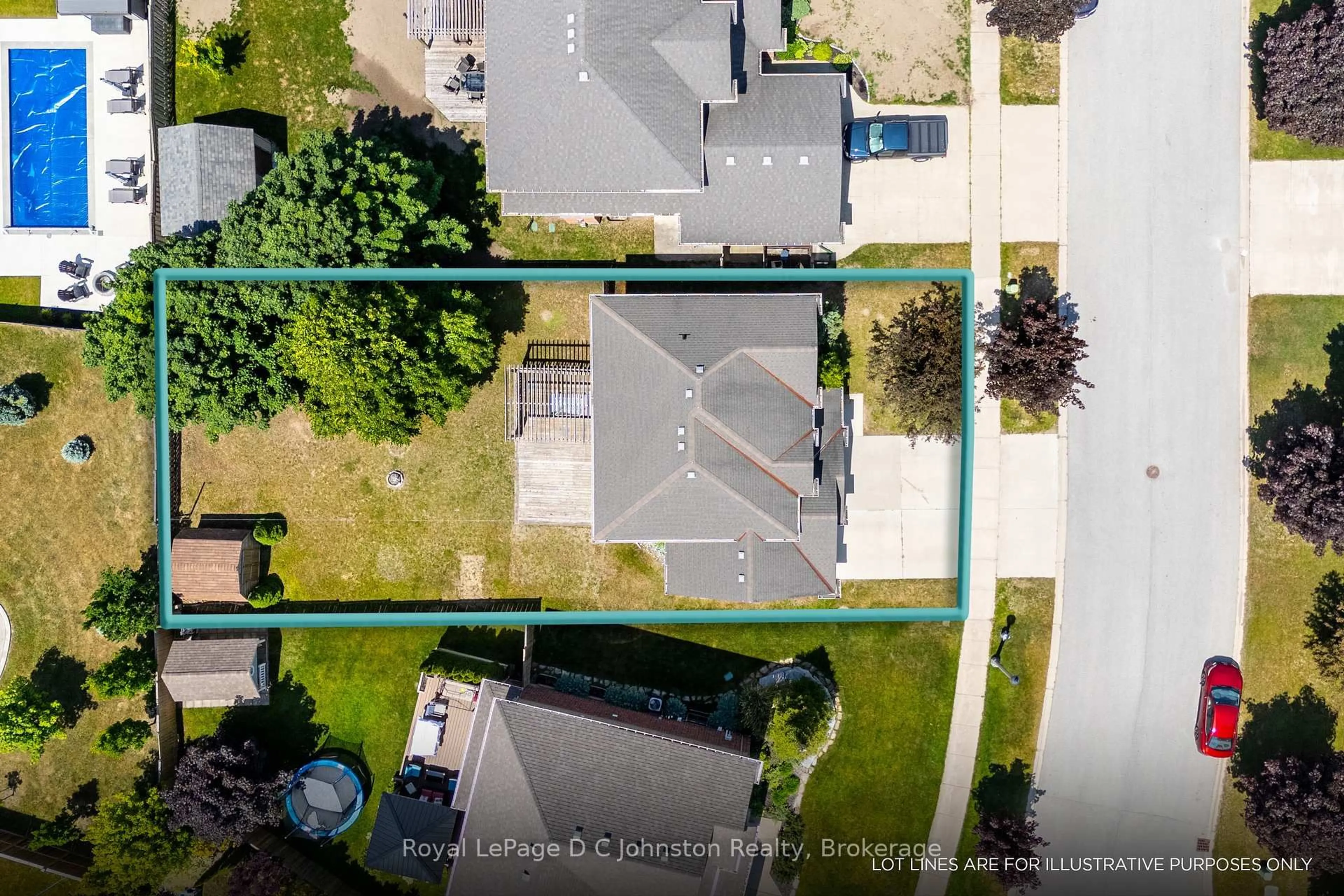 A pic from outside/outdoor area/front of a property/back of a property/a pic from drone, street for 286 WIECK Blvd, Kincardine Ontario N2Z 0A7