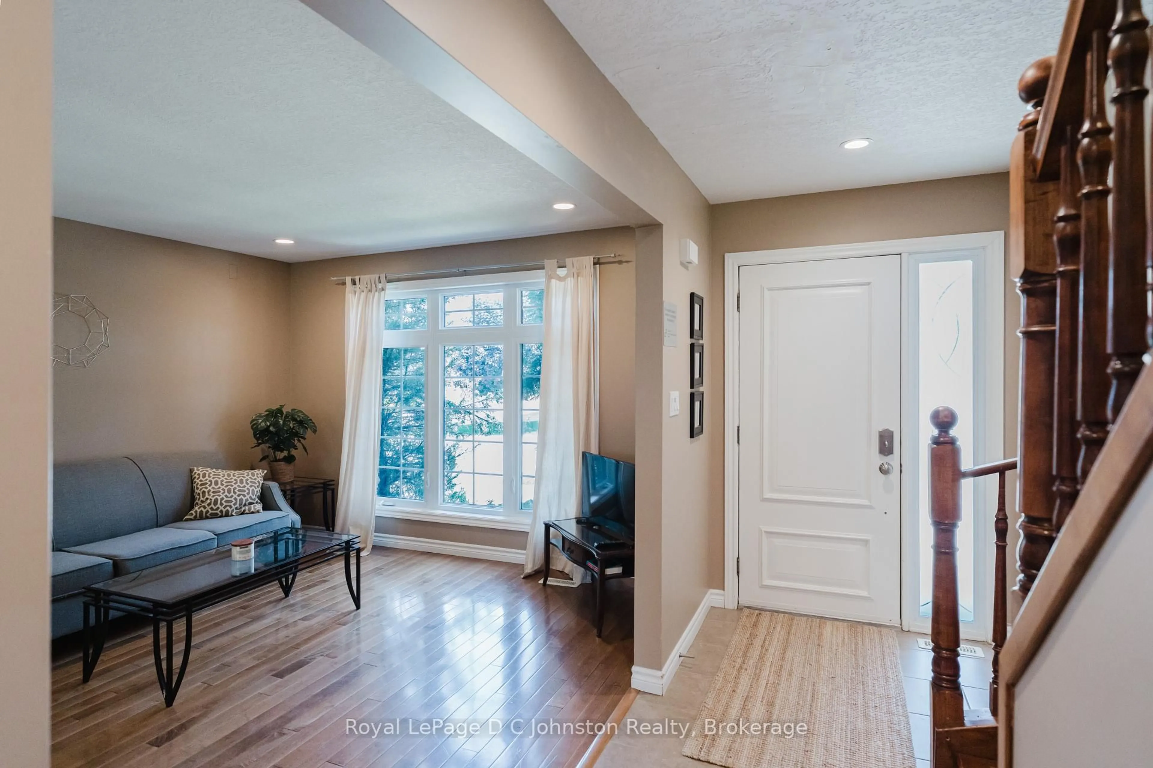 Indoor entryway for 286 WIECK Blvd, Kincardine Ontario N2Z 0A7