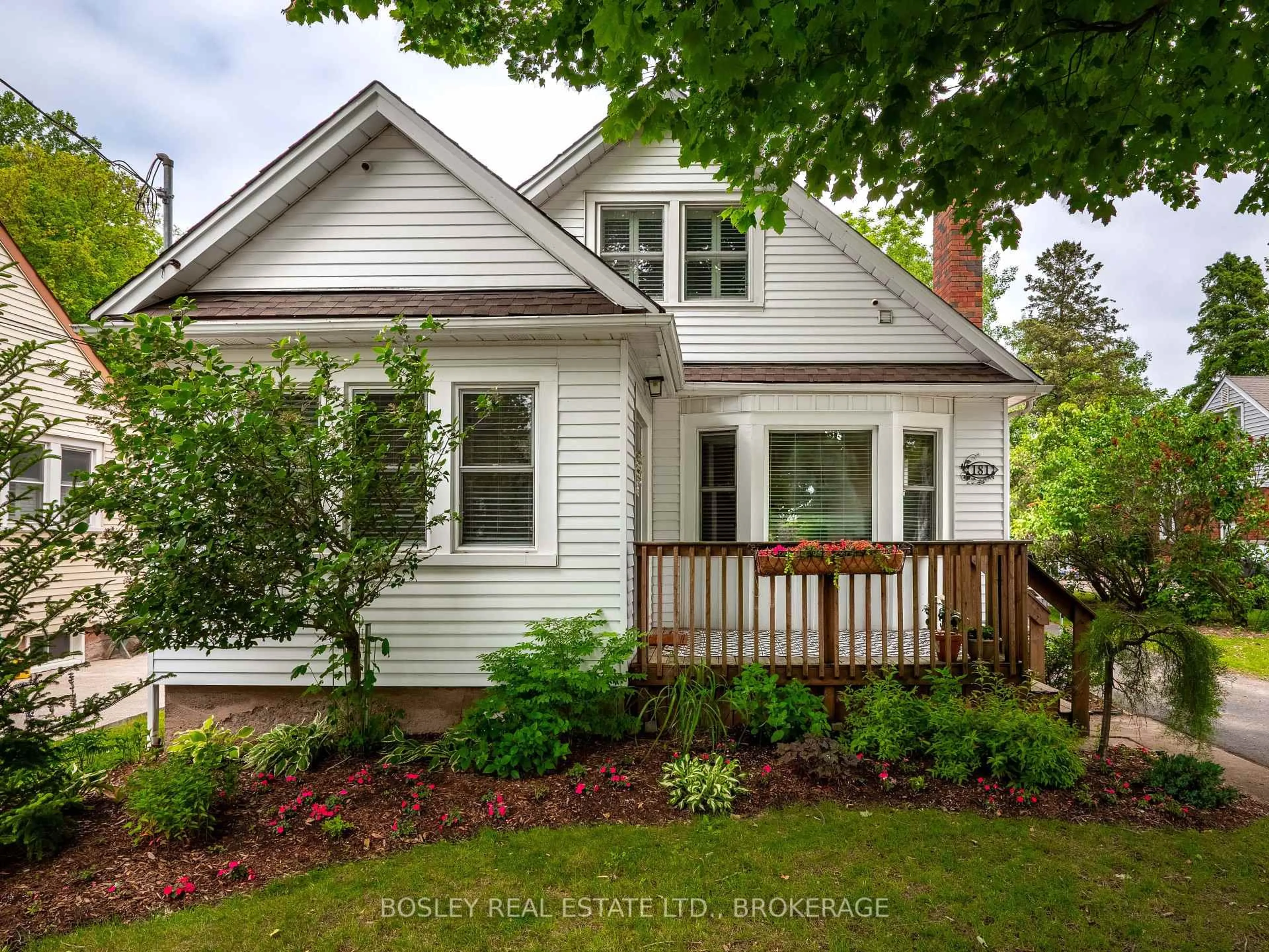 Home with vinyl exterior material, street for 181 Canboro Rd, Pelham Ontario L0S 1E5