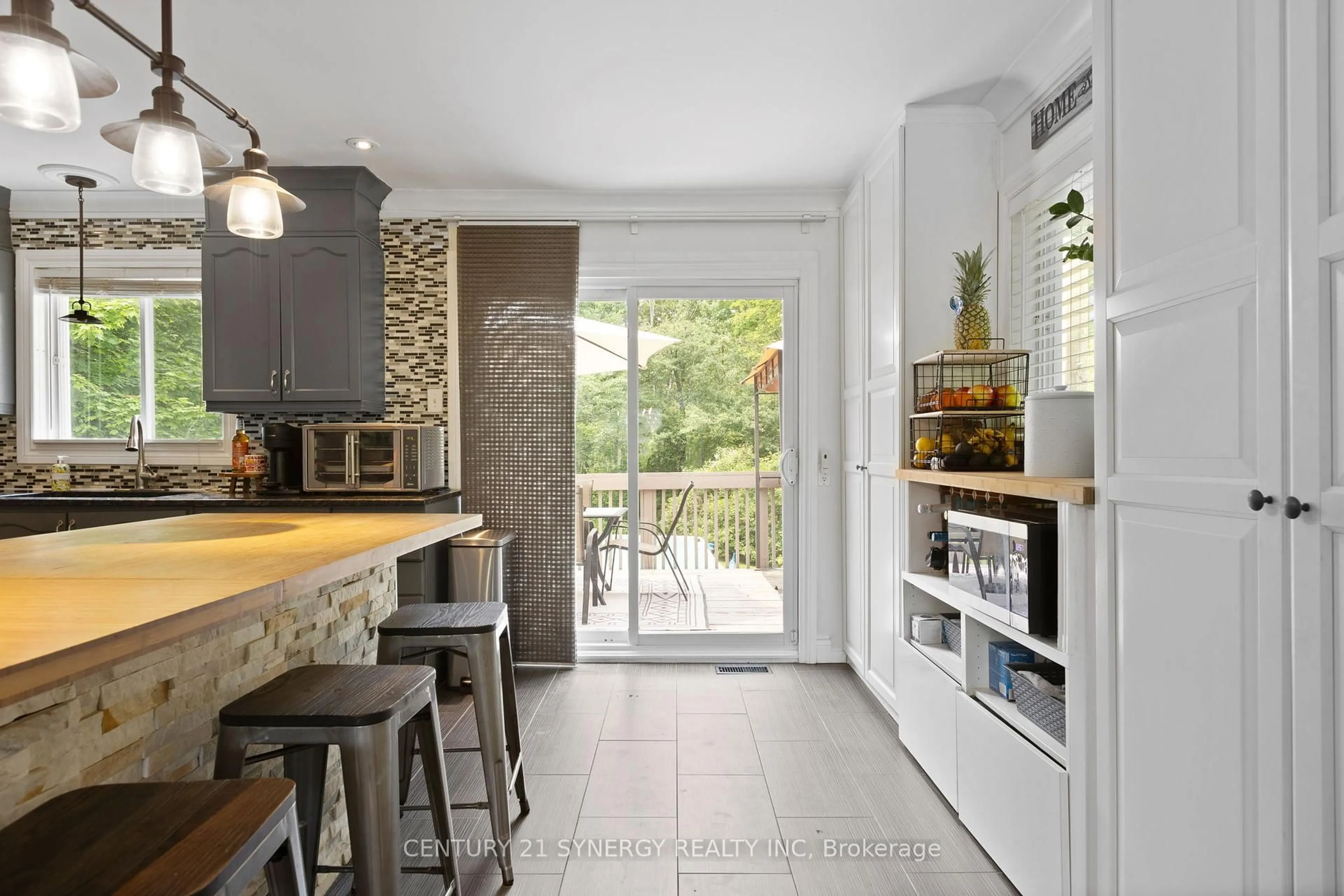 Contemporary kitchen, unknown for 1130 Sycamore St, Clarence-Rockland Ontario K4K 1K9