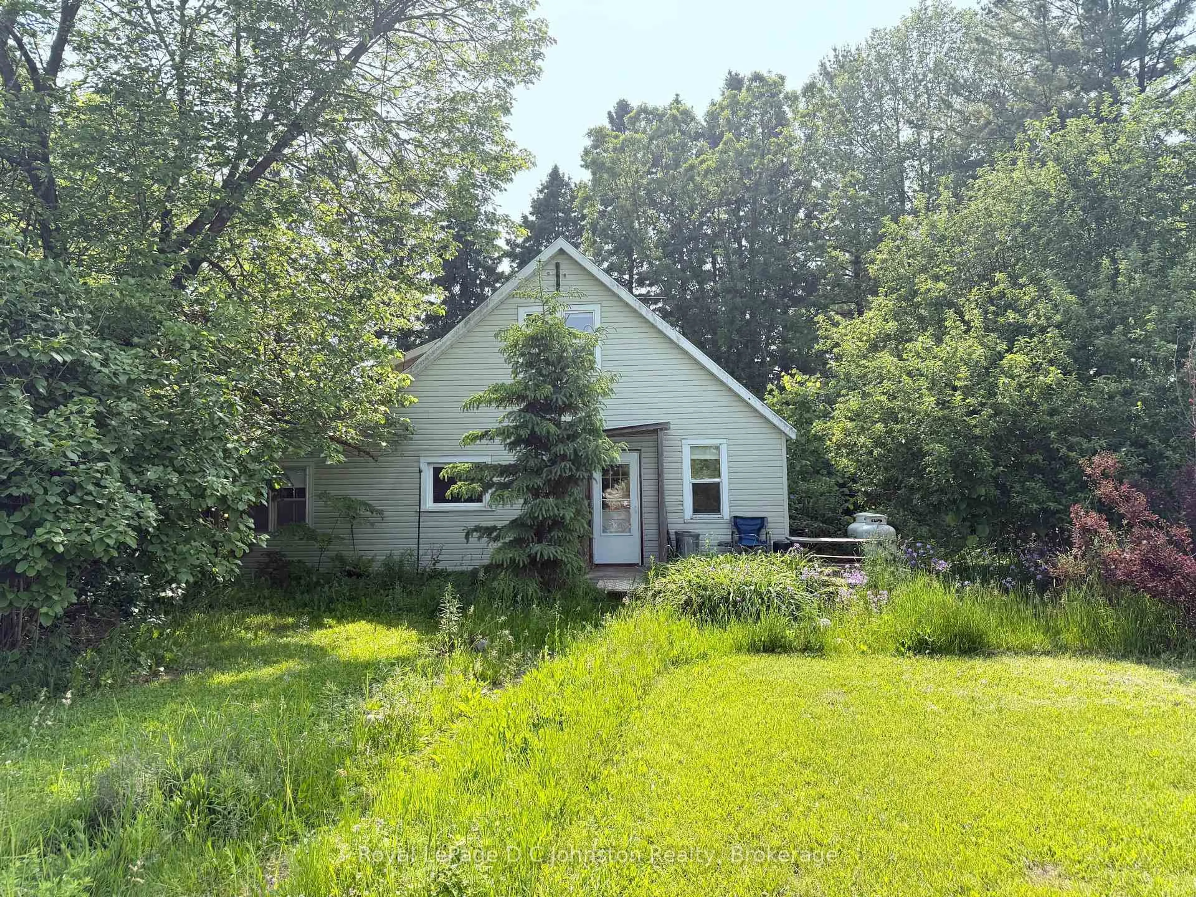 A pic from outside/outdoor area/front of a property/back of a property/a pic from drone, unknown for 381479 Concession 4 NDR Concession, West Grey Ontario N4N 3B9