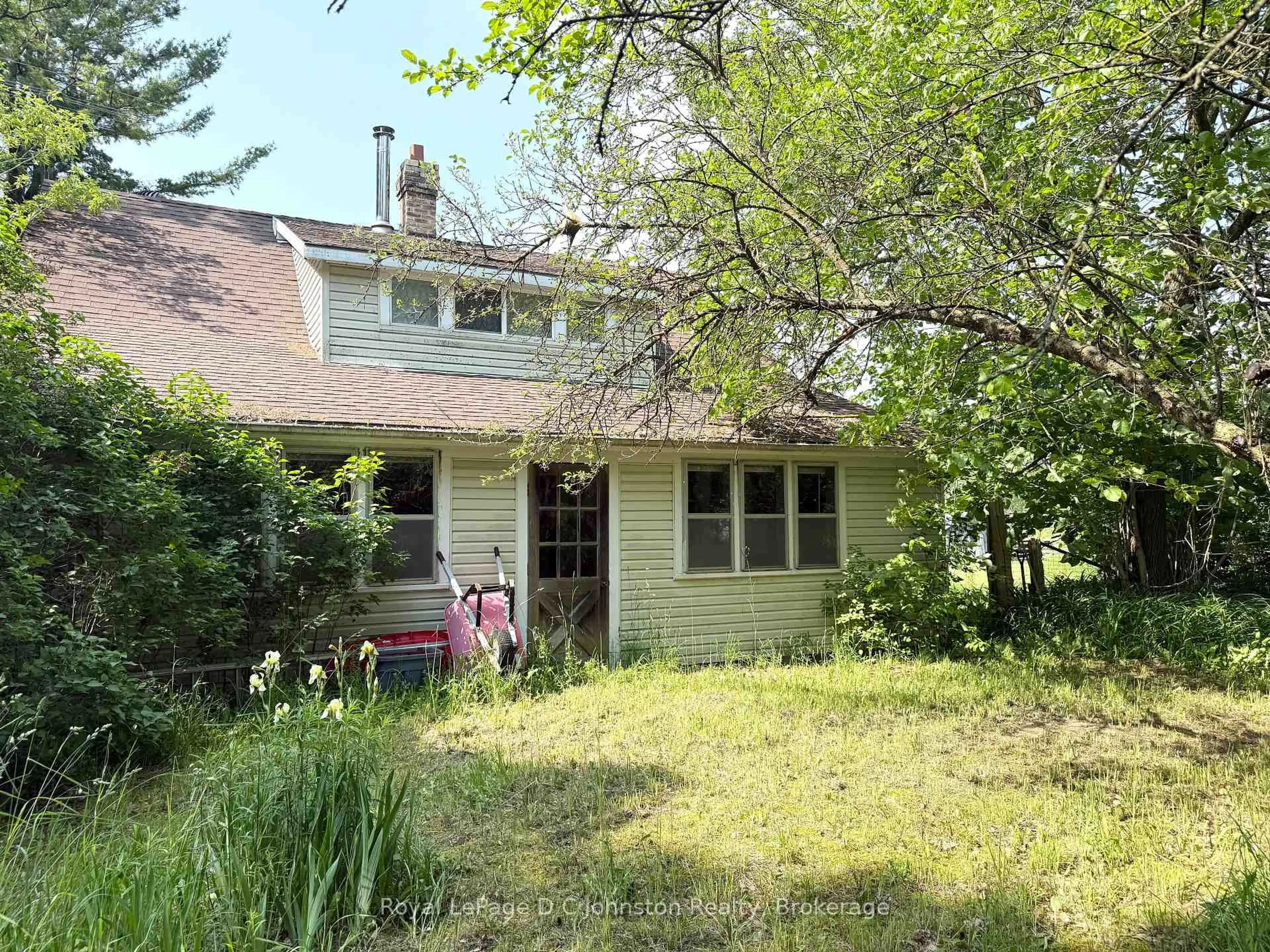 A pic from outside/outdoor area/front of a property/back of a property/a pic from drone, street for 381479 Concession 4 NDR Concession, West Grey Ontario N4N 3B9