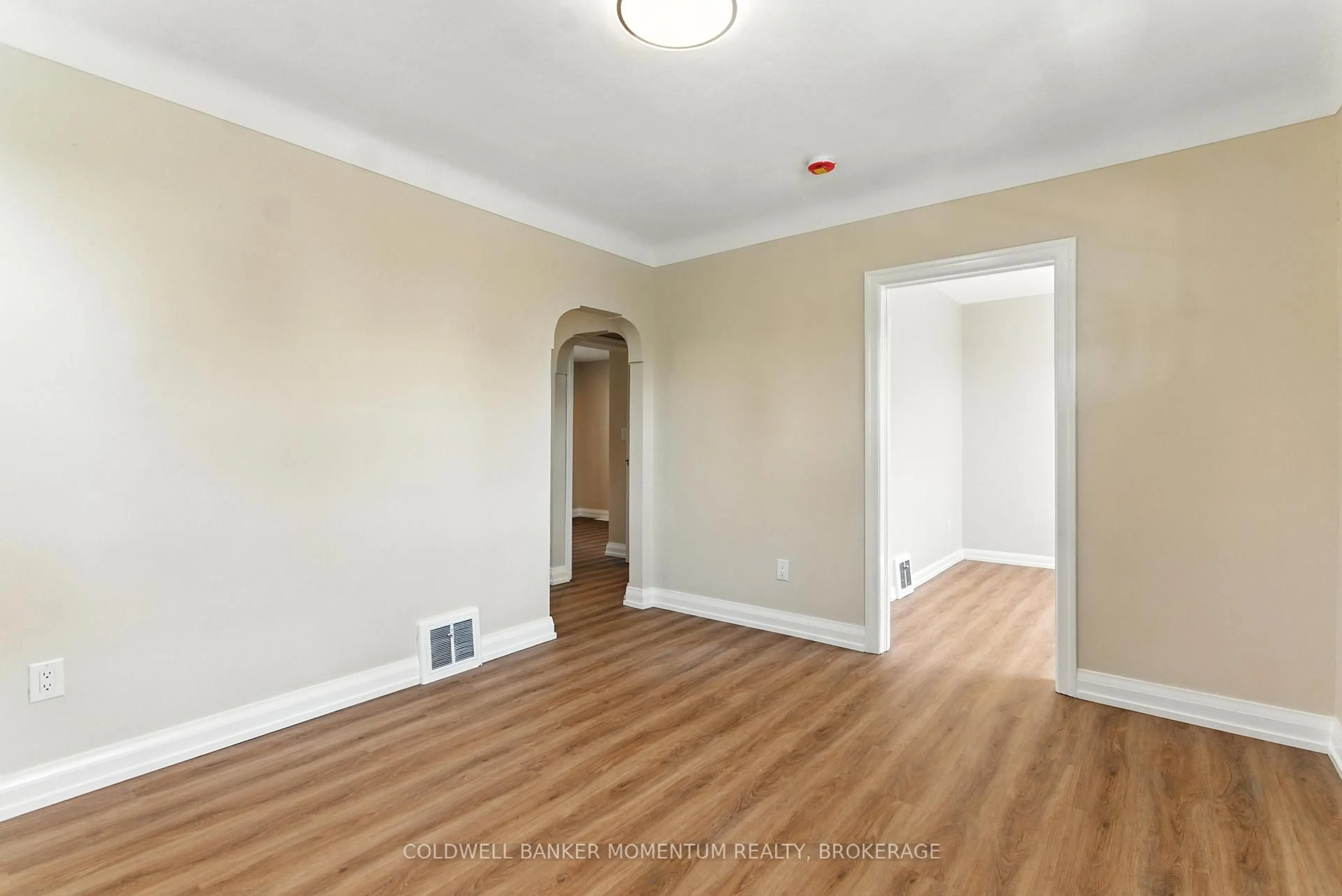 A pic of a room for 55 Battle St, Thorold Ontario L2V 3W4
