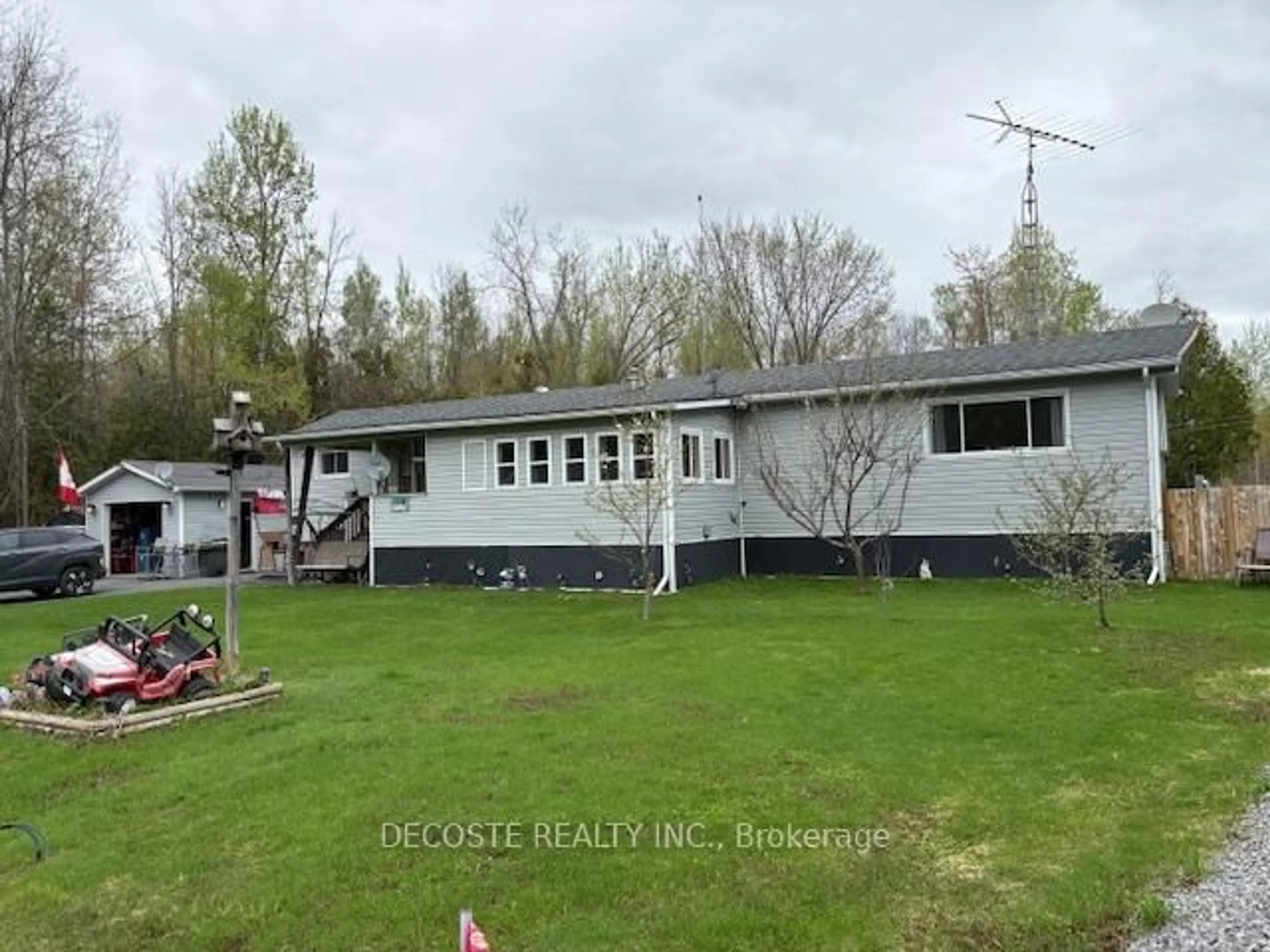 Home with vinyl exterior material, unknown for 2717 Grysewood Private Lane, North Stormont Ontario K0C 1T0