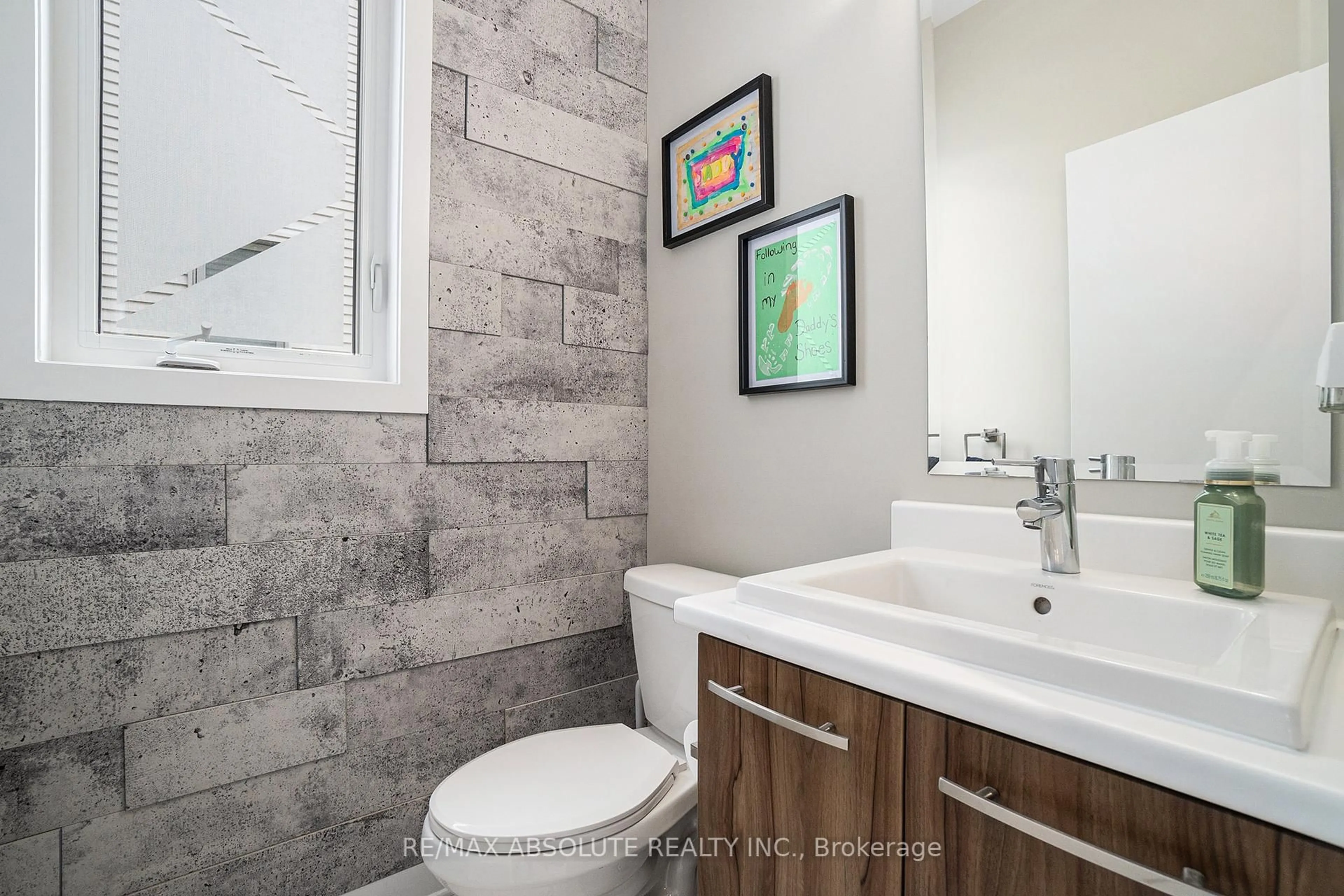 Contemporary bathroom, ceramic/tile floor for 560 Triangle St, Ottawa Ontario K2V 0M5