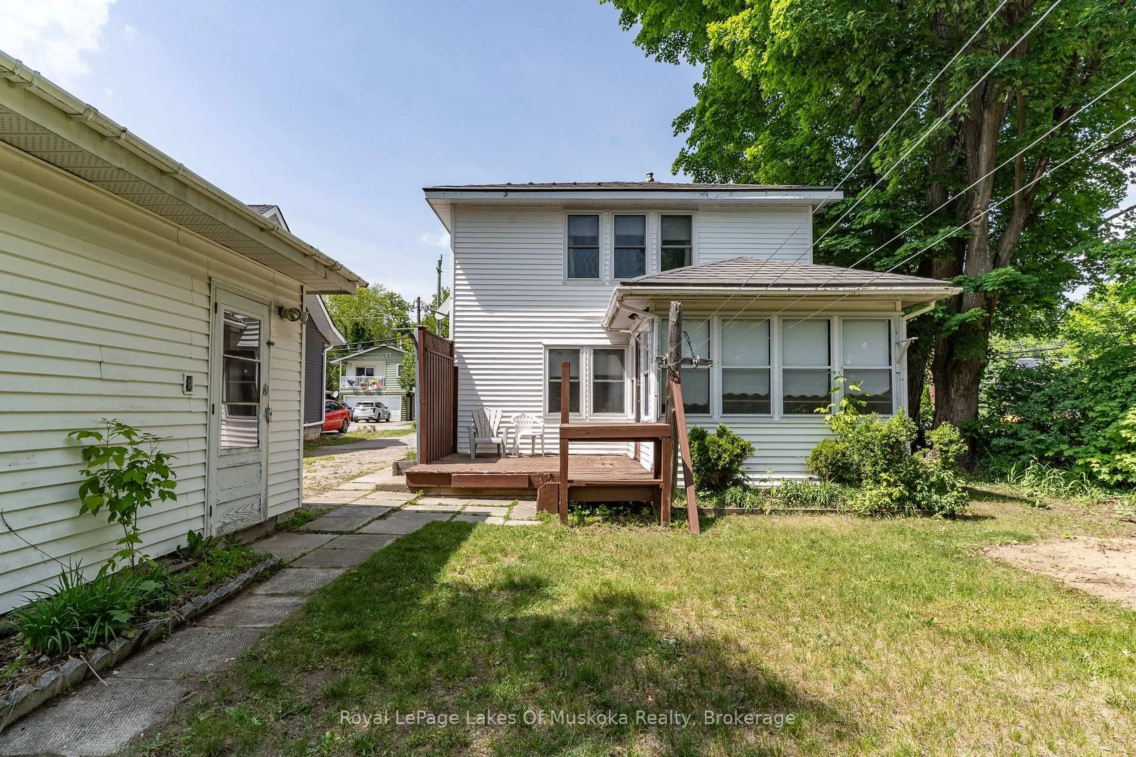 Unknown for 156 Dill St, Bracebridge Ontario P1L 1E5