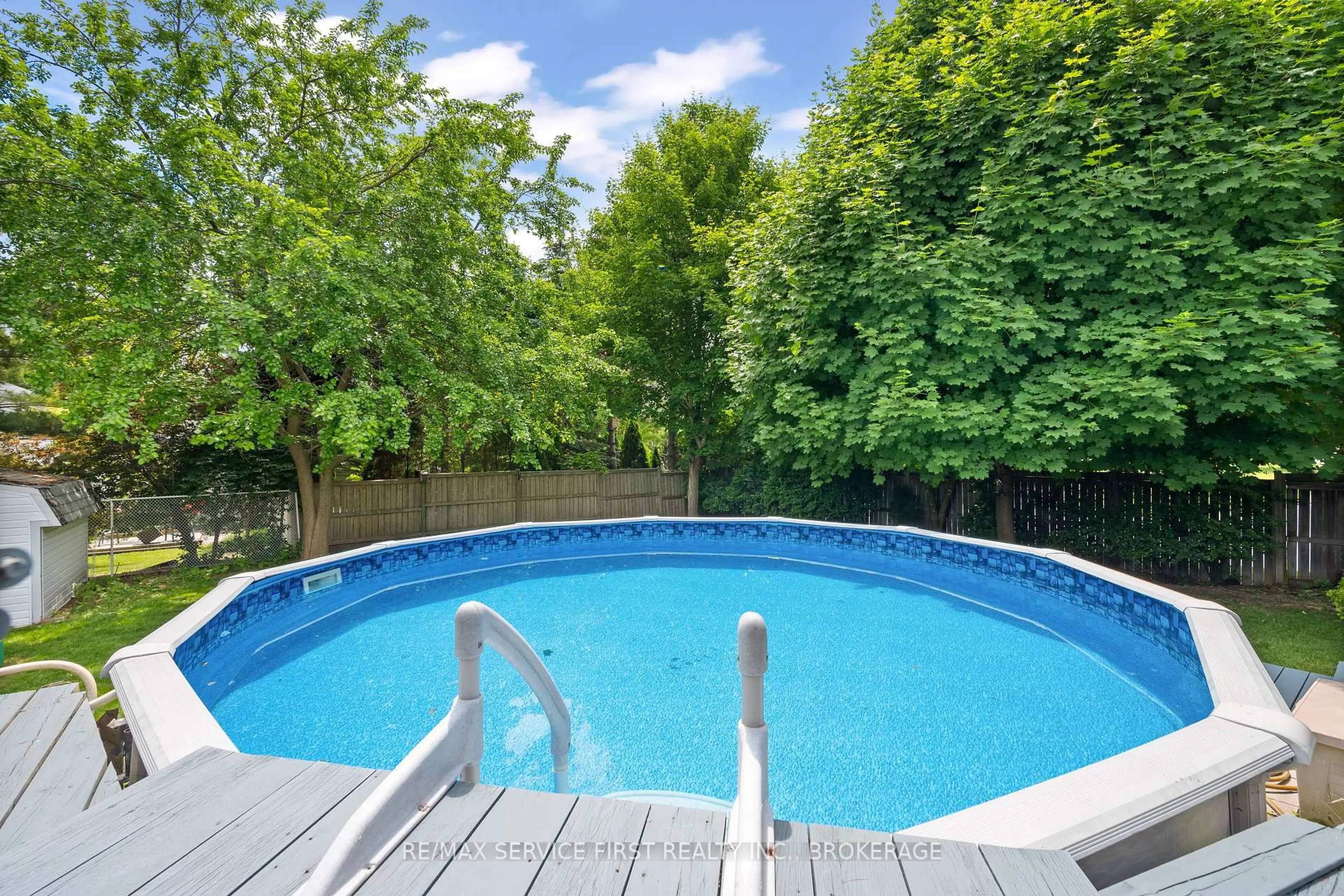 Pool for 199 Splinter Crt, Kingston Ontario K7M 7Z3