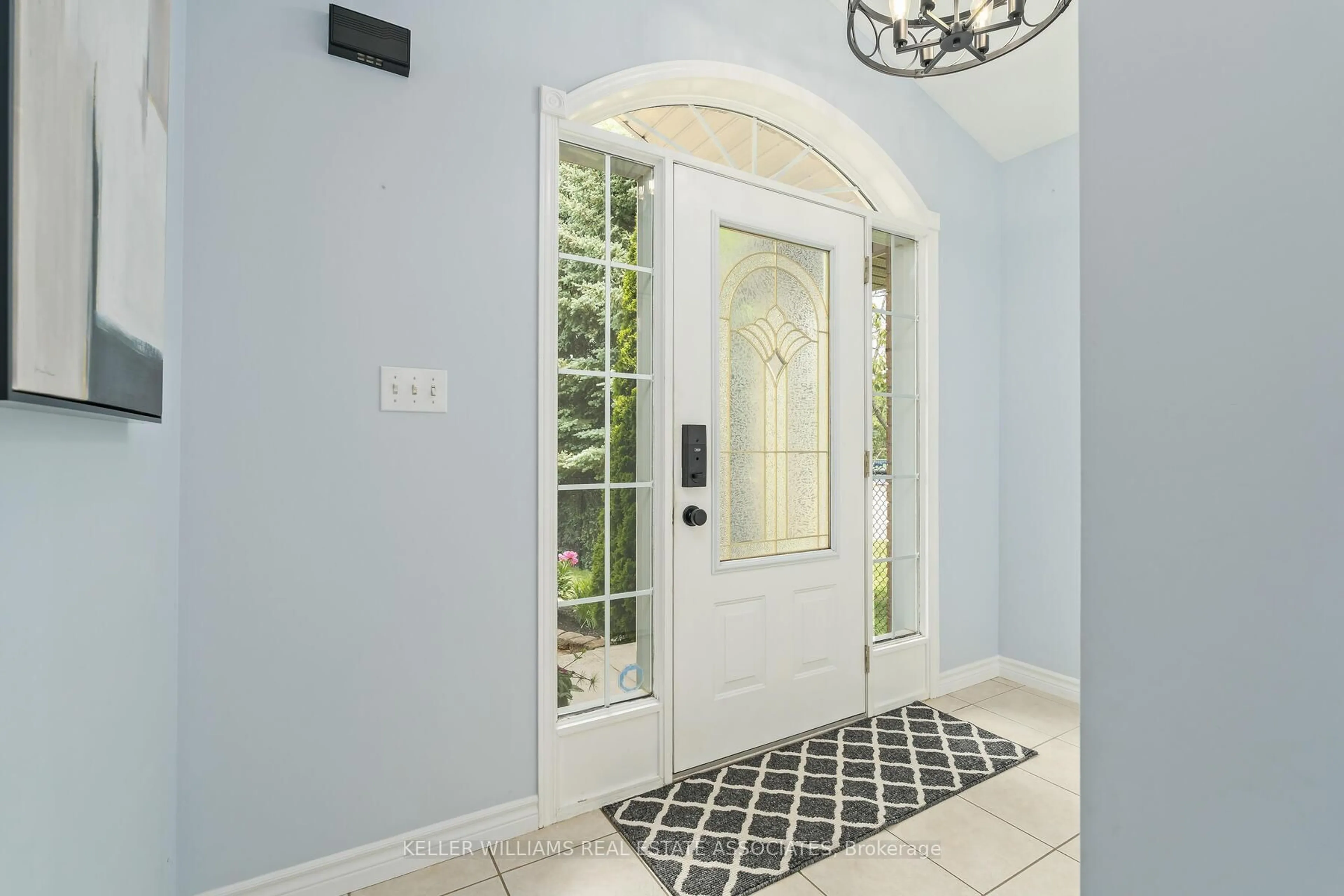 Indoor entryway for 103 Wilton Rd, Guelph Ontario N1E 7L8