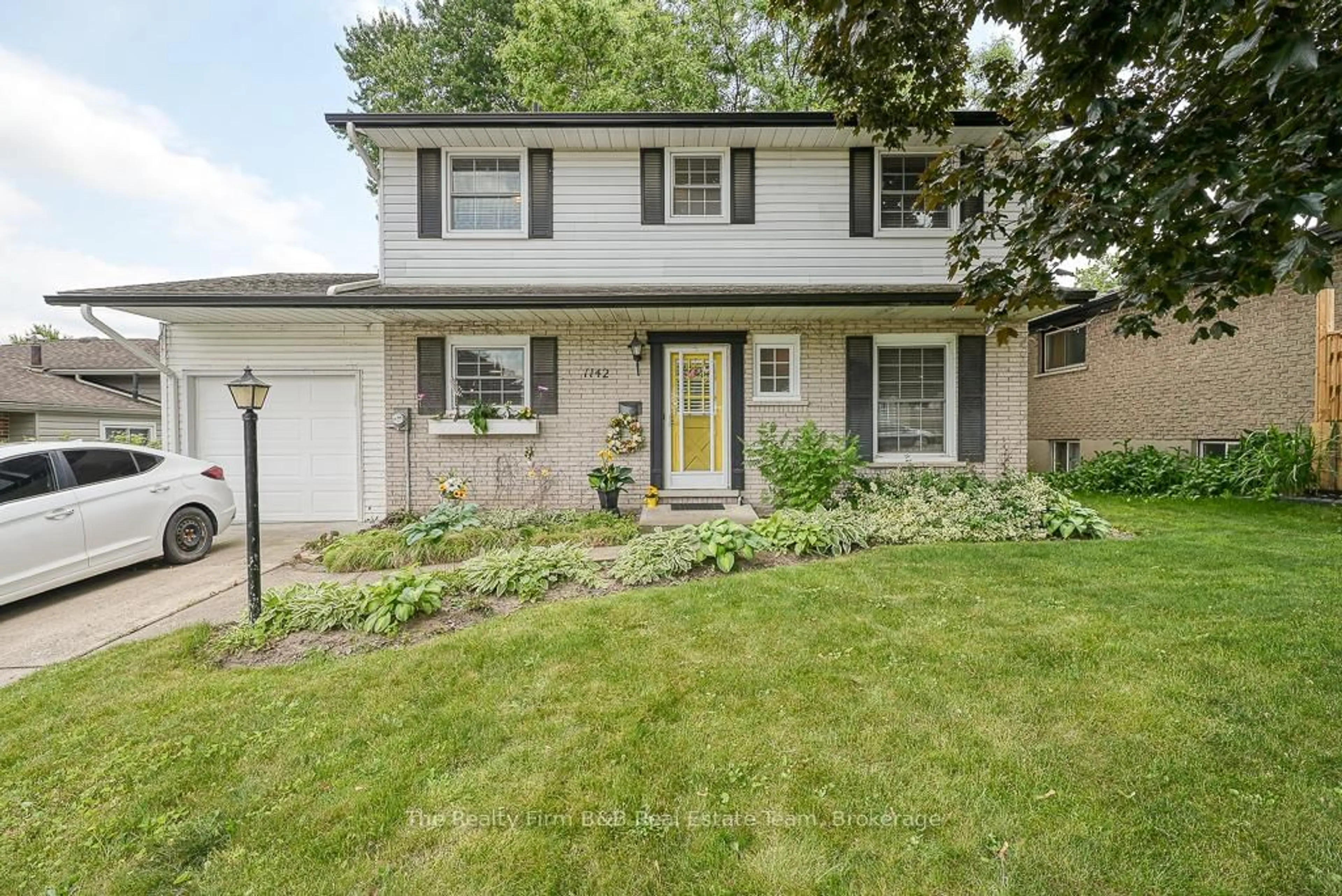 Home with vinyl exterior material, street for 1142 BENNETT Terr, Woodstock Ontario N4S 8E8