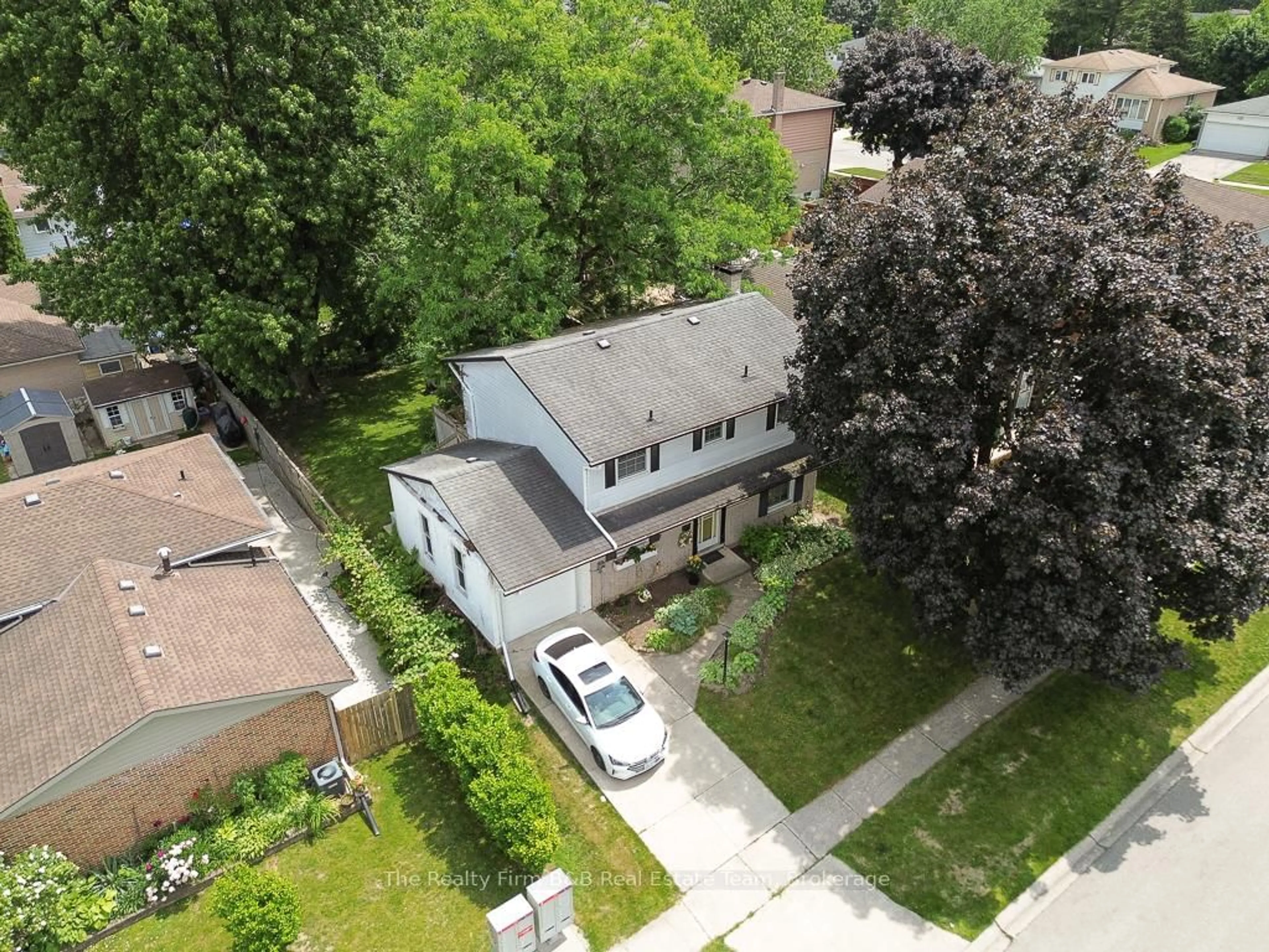 A pic from outside/outdoor area/front of a property/back of a property/a pic from drone, street for 1142 BENNETT Terr, Woodstock Ontario N4S 8E8