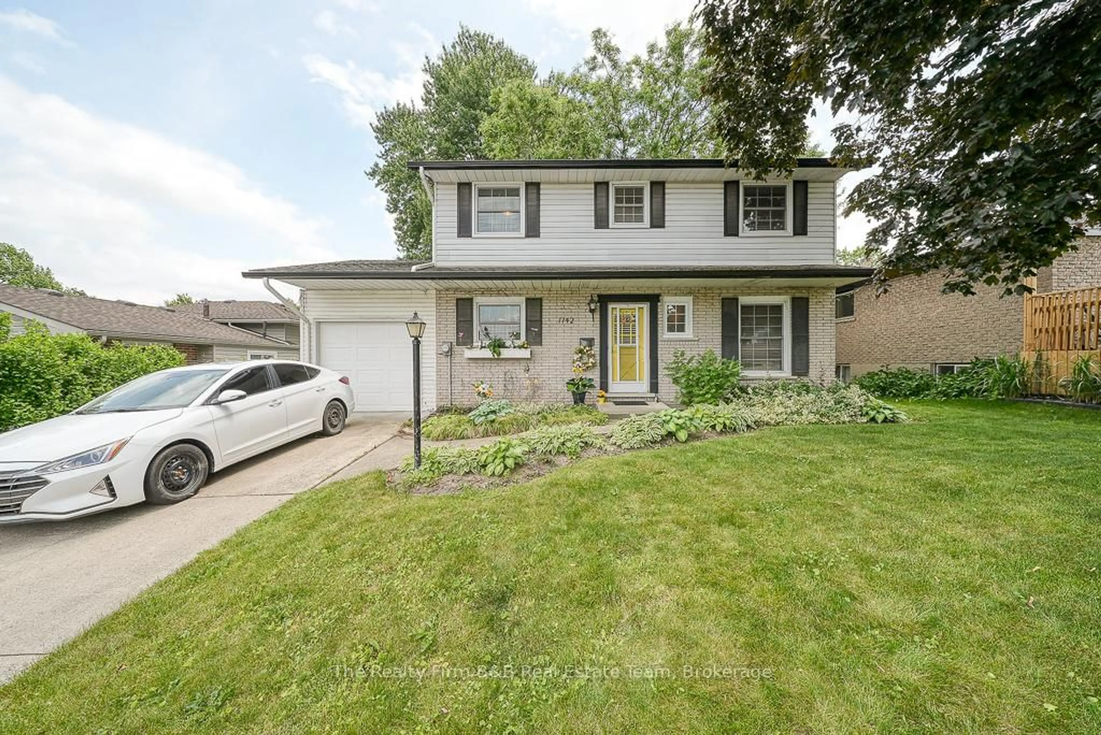 Home with vinyl exterior material, street for 1142 BENNETT Terr, Woodstock Ontario N4S 8E8