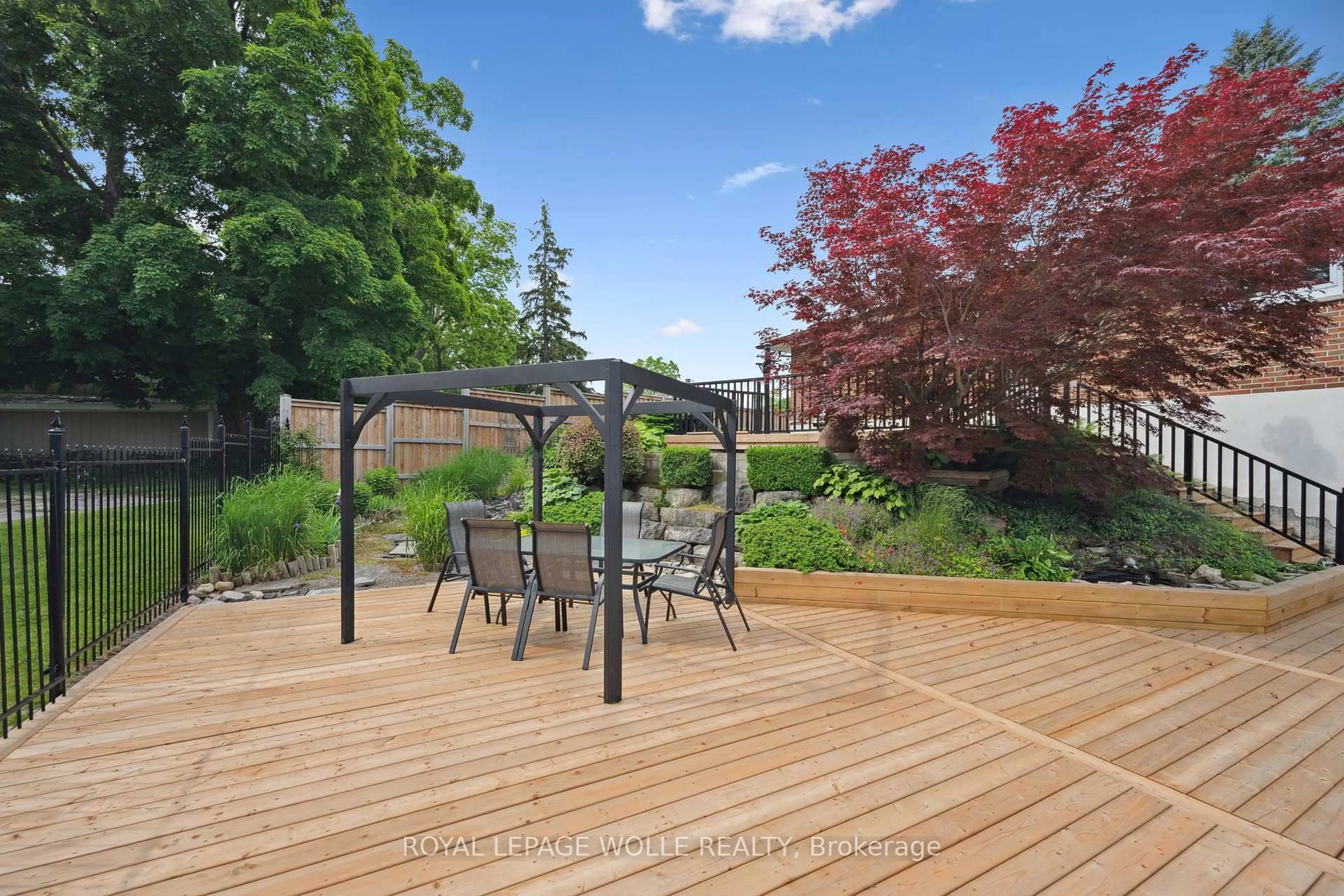 Patio, unknown for 3850 Beaverdale Rd, Cambridge Ontario N3H 4R6