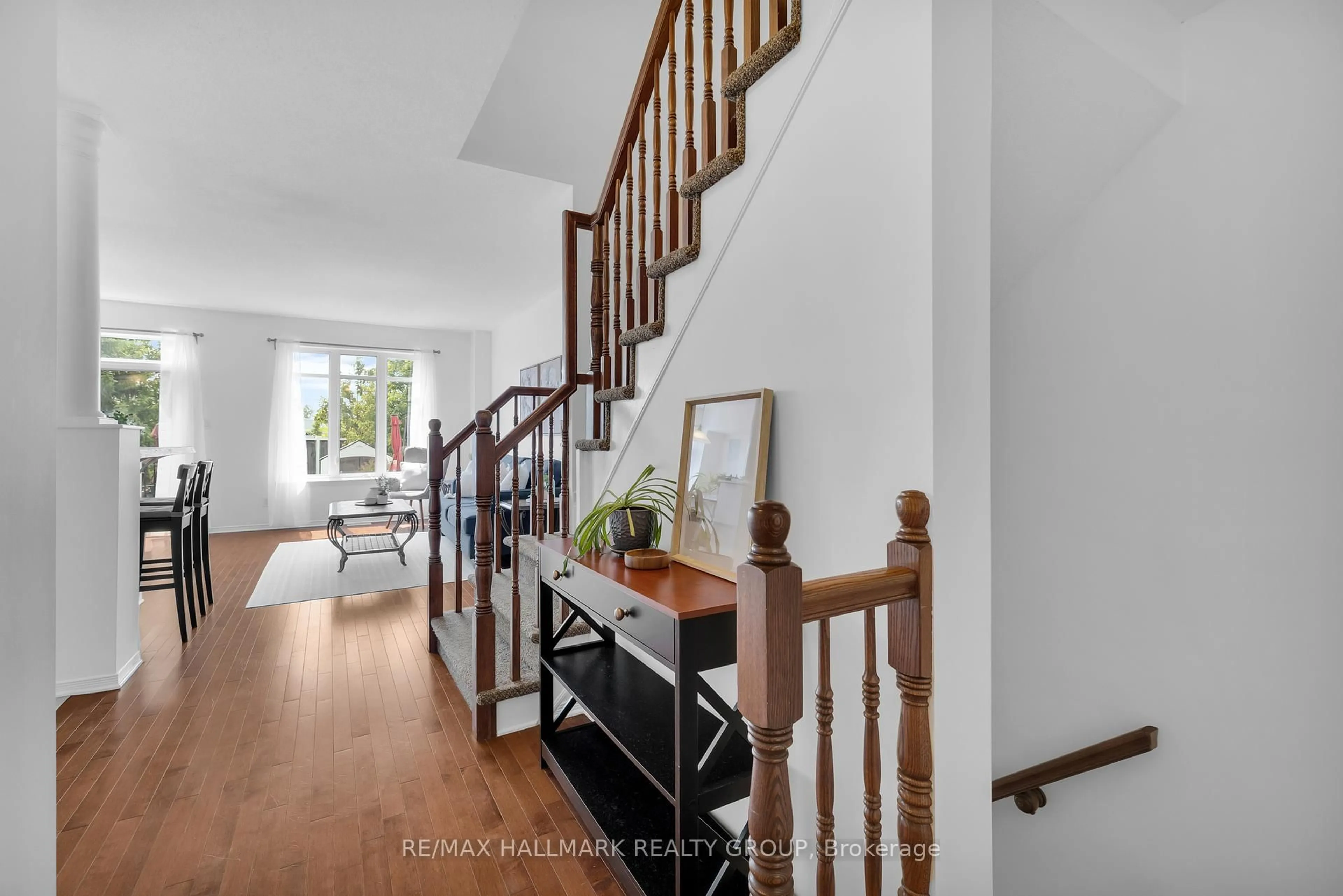 Indoor entryway for 606 Everlasting Cres, Ottawa Ontario K4A 0K1