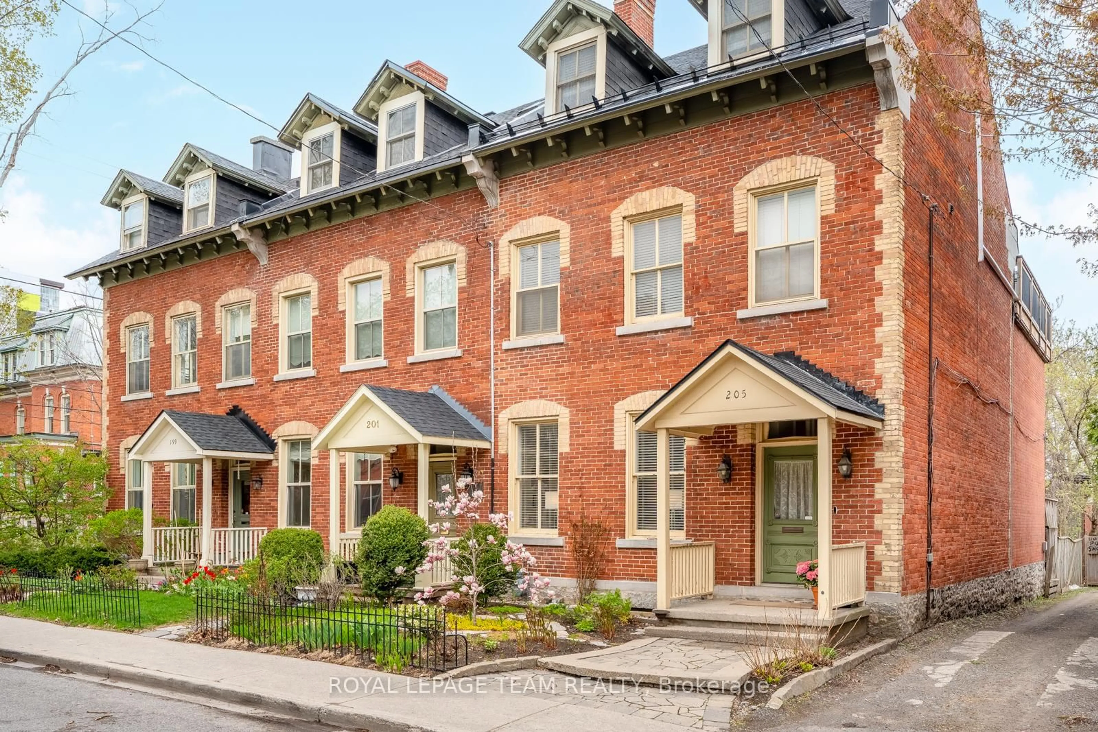 Home with brick exterior material, street for 205 Daly Ave, Ottawa Ontario K1N 6G1