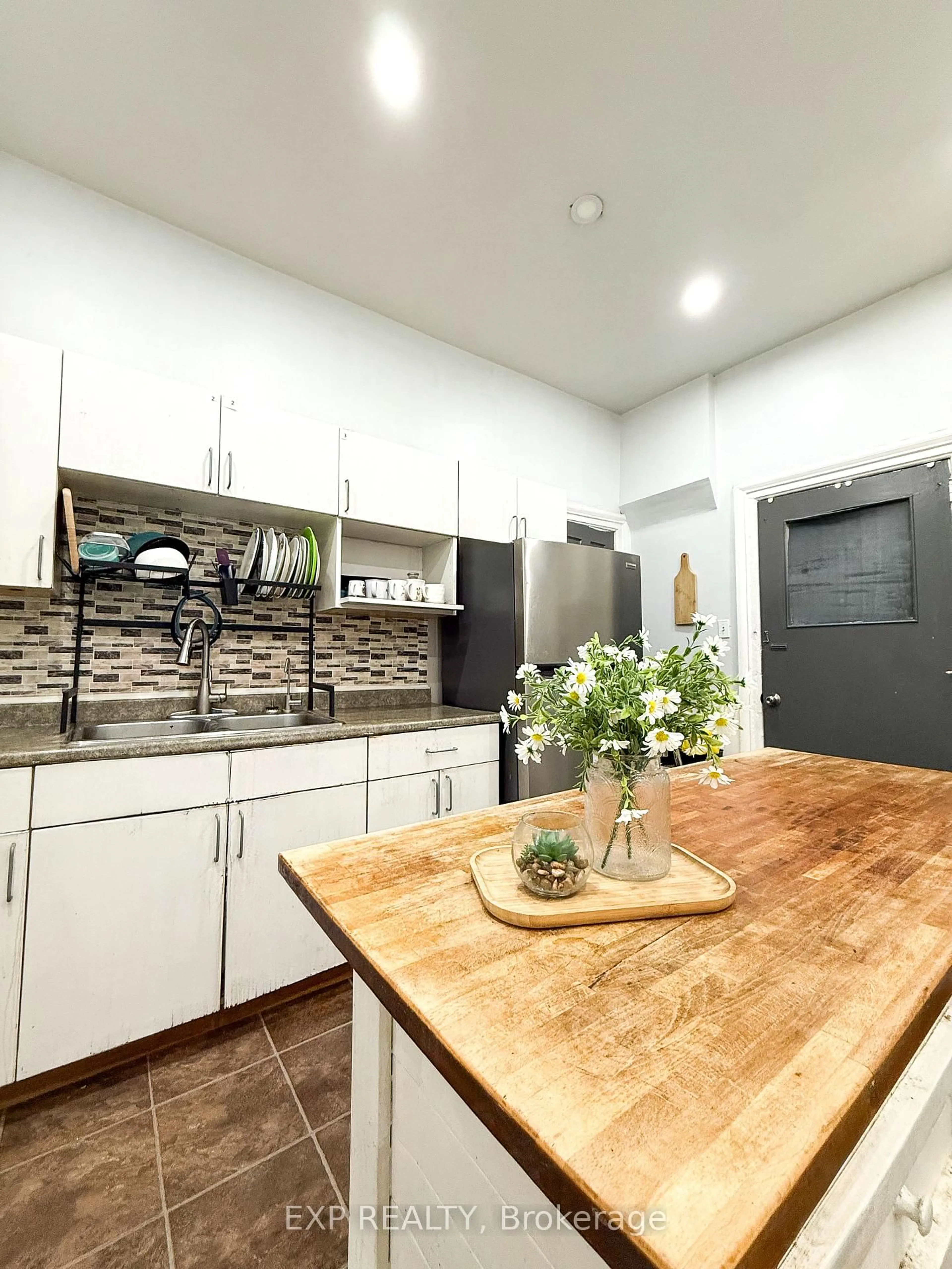 Open concept kitchen, unknown for 80 Sherwood Dr, Brantford Ontario N3T 1N7