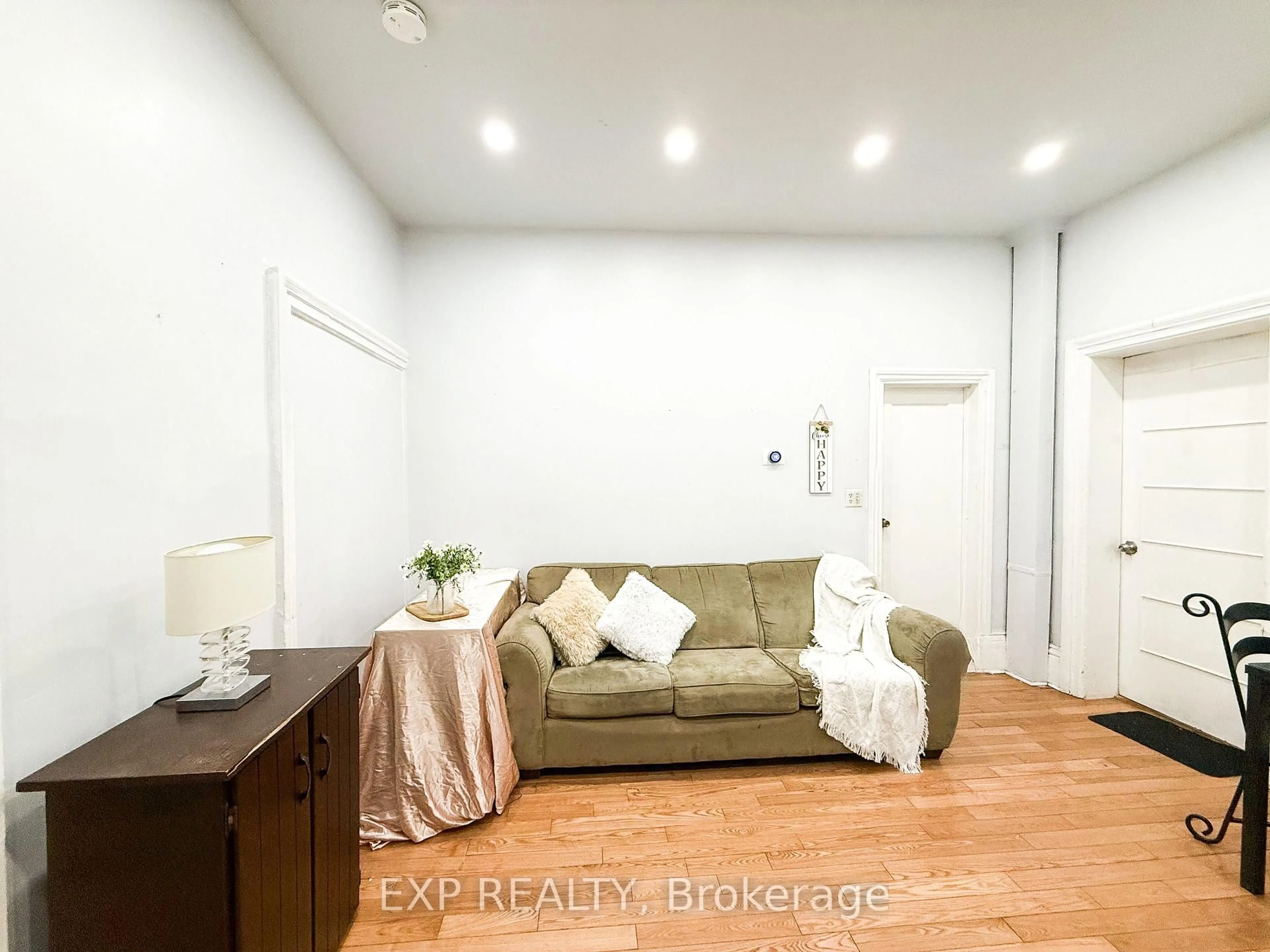 A pic of a room for 80 Sherwood Dr, Brantford Ontario N3T 1N7