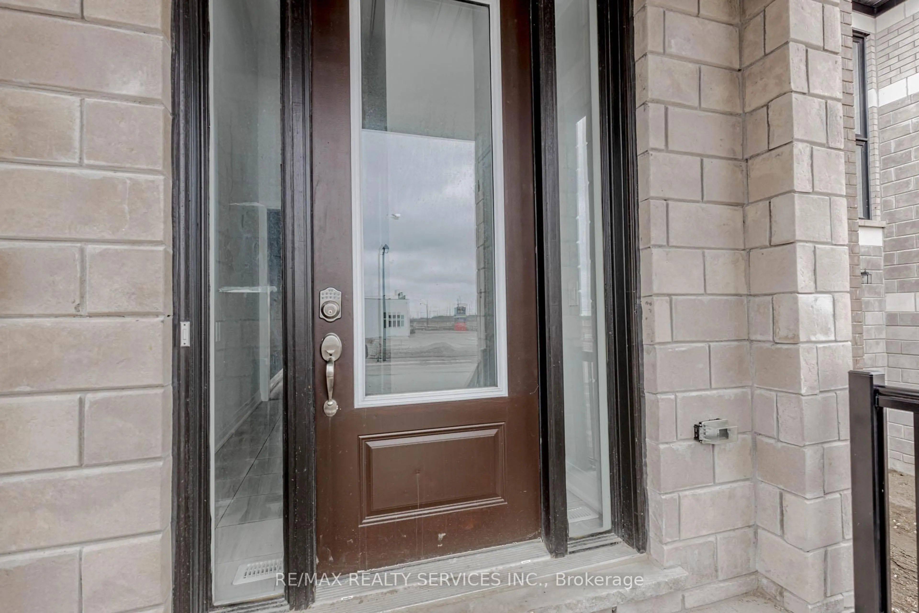 Indoor entryway for 141 St Joseph Rd, Kawartha Lakes Ontario K9V 0R8