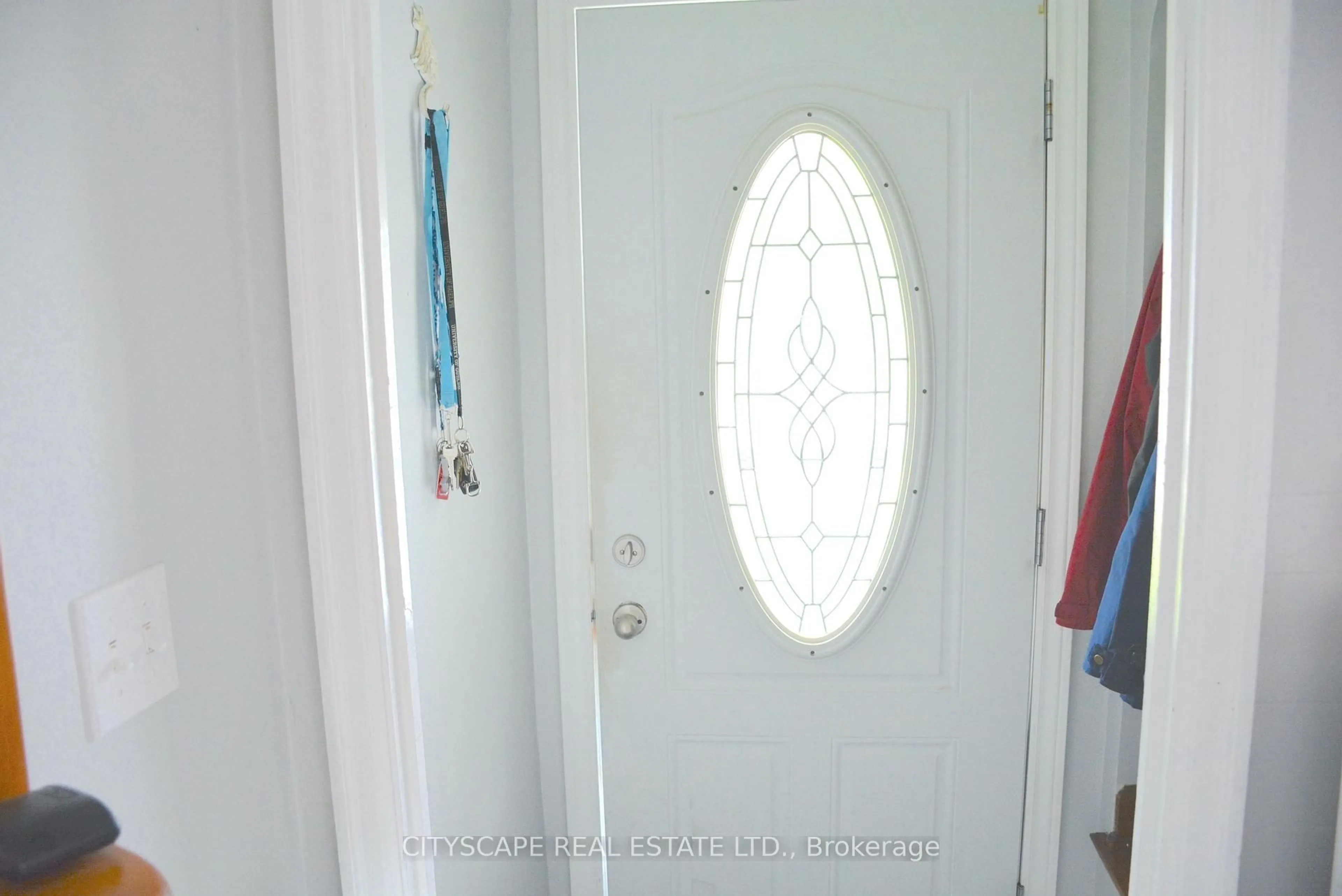 Indoor entryway for 40 Elgin St, Cambridge Ontario N1R 5G9