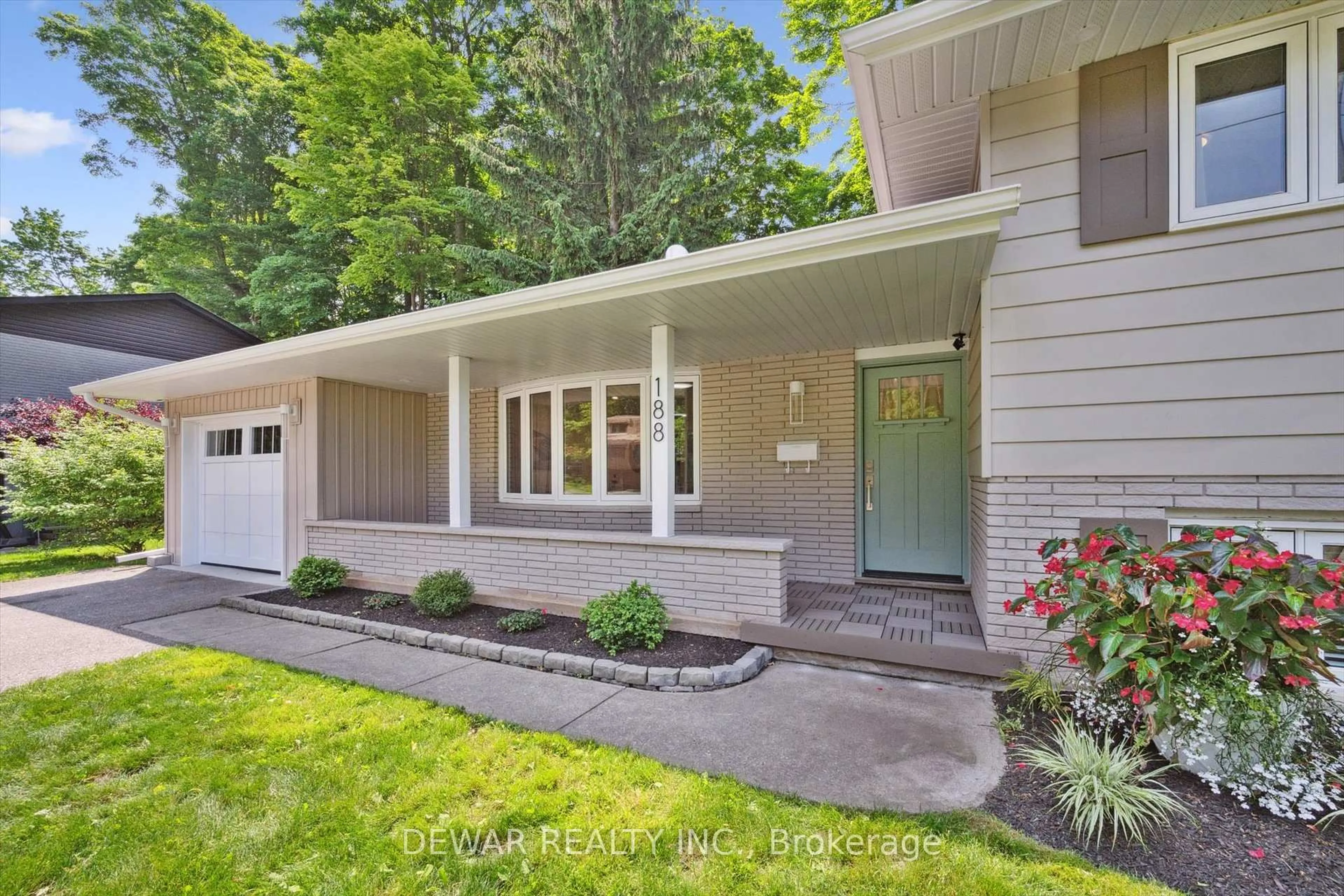 Home with vinyl exterior material, street for 188 Winston Blvd, Cambridge Ontario N3C 1M3