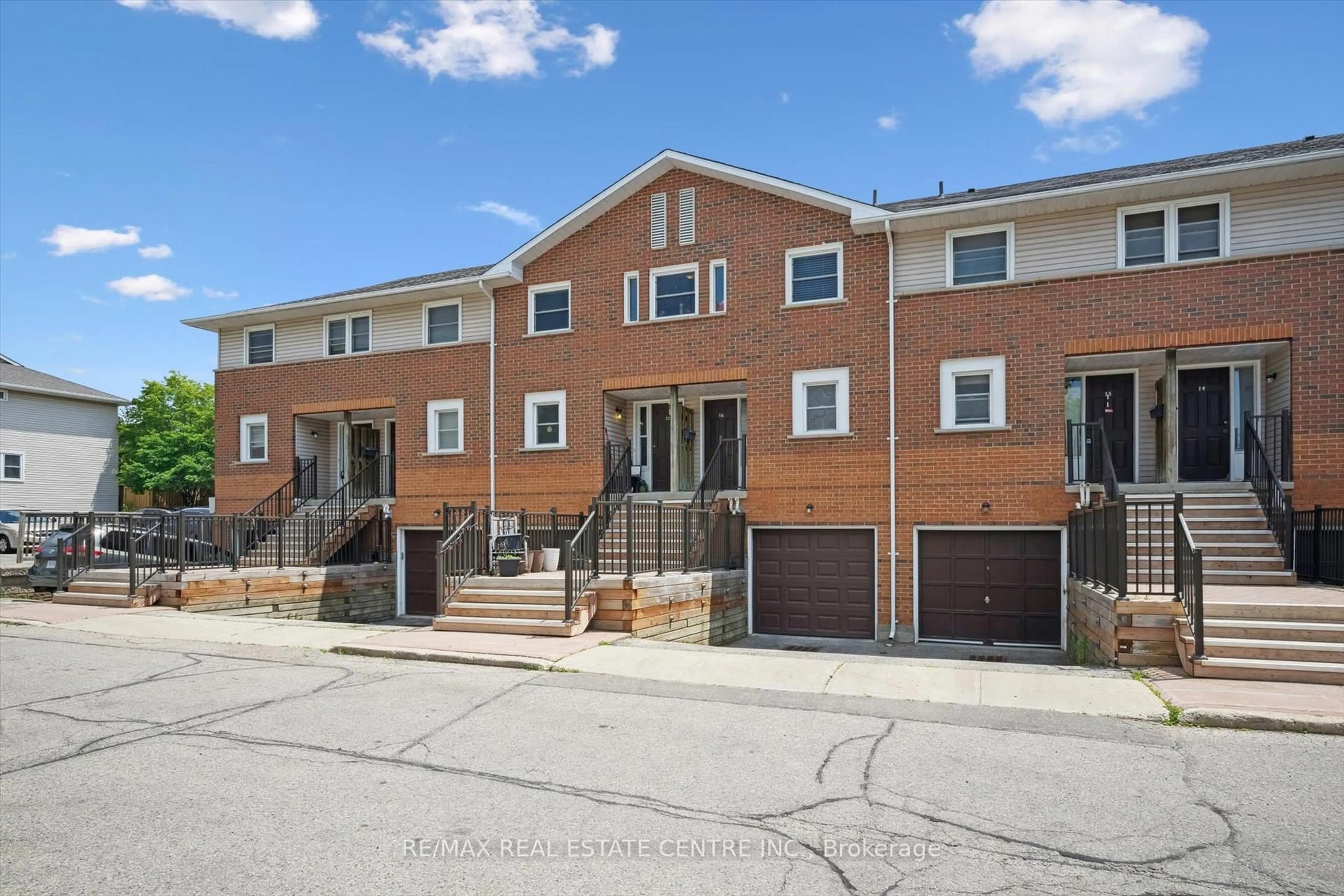 Home with brick exterior material, street for 465 Beechwood Pl #17, Waterloo Ontario N2T 2N8