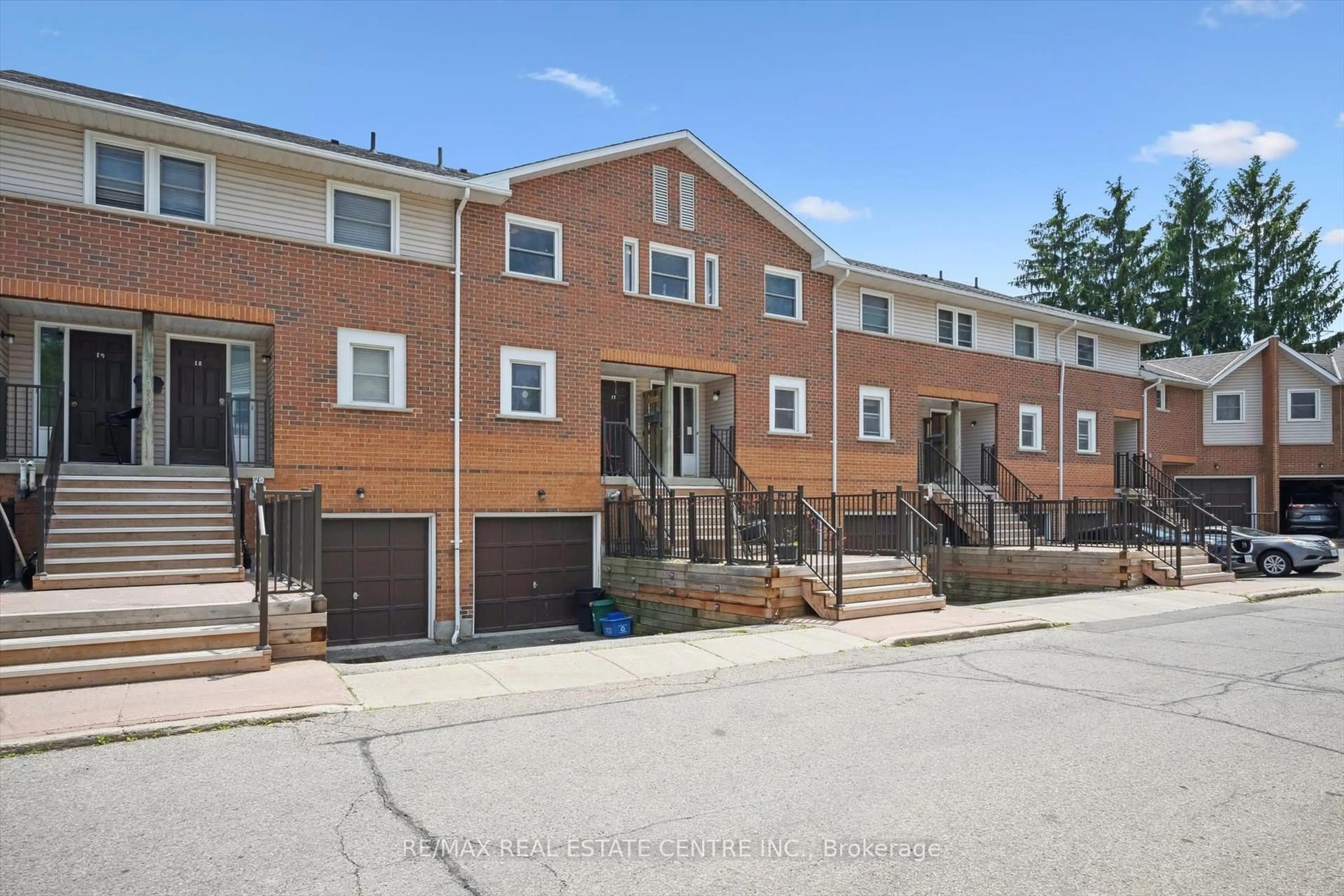 Home with brick exterior material, street for 465 Beechwood Pl #17, Waterloo Ontario N2T 2N8