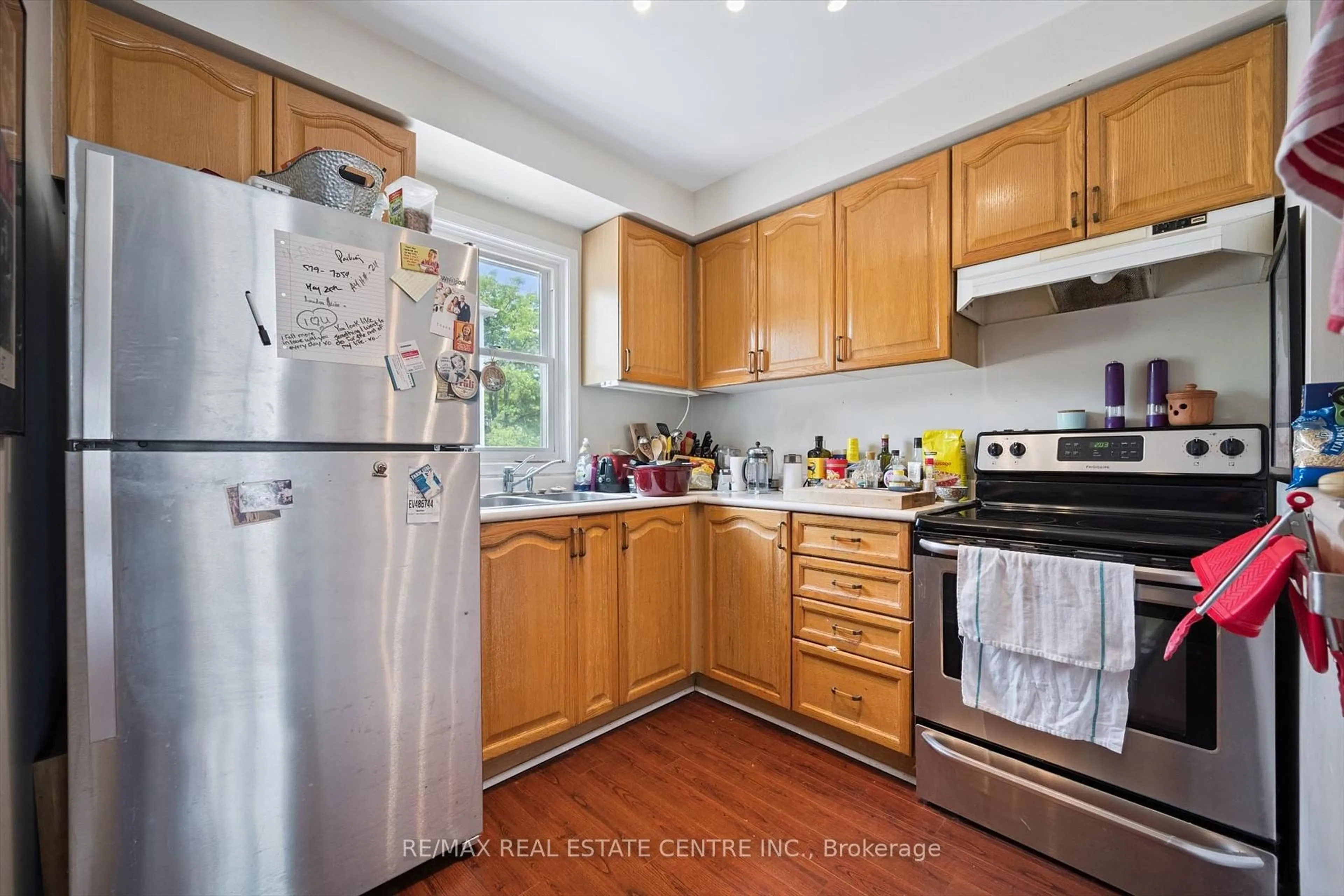 Standard kitchen, unknown for 465 Beechwood Pl #17, Waterloo Ontario N2T 2N8